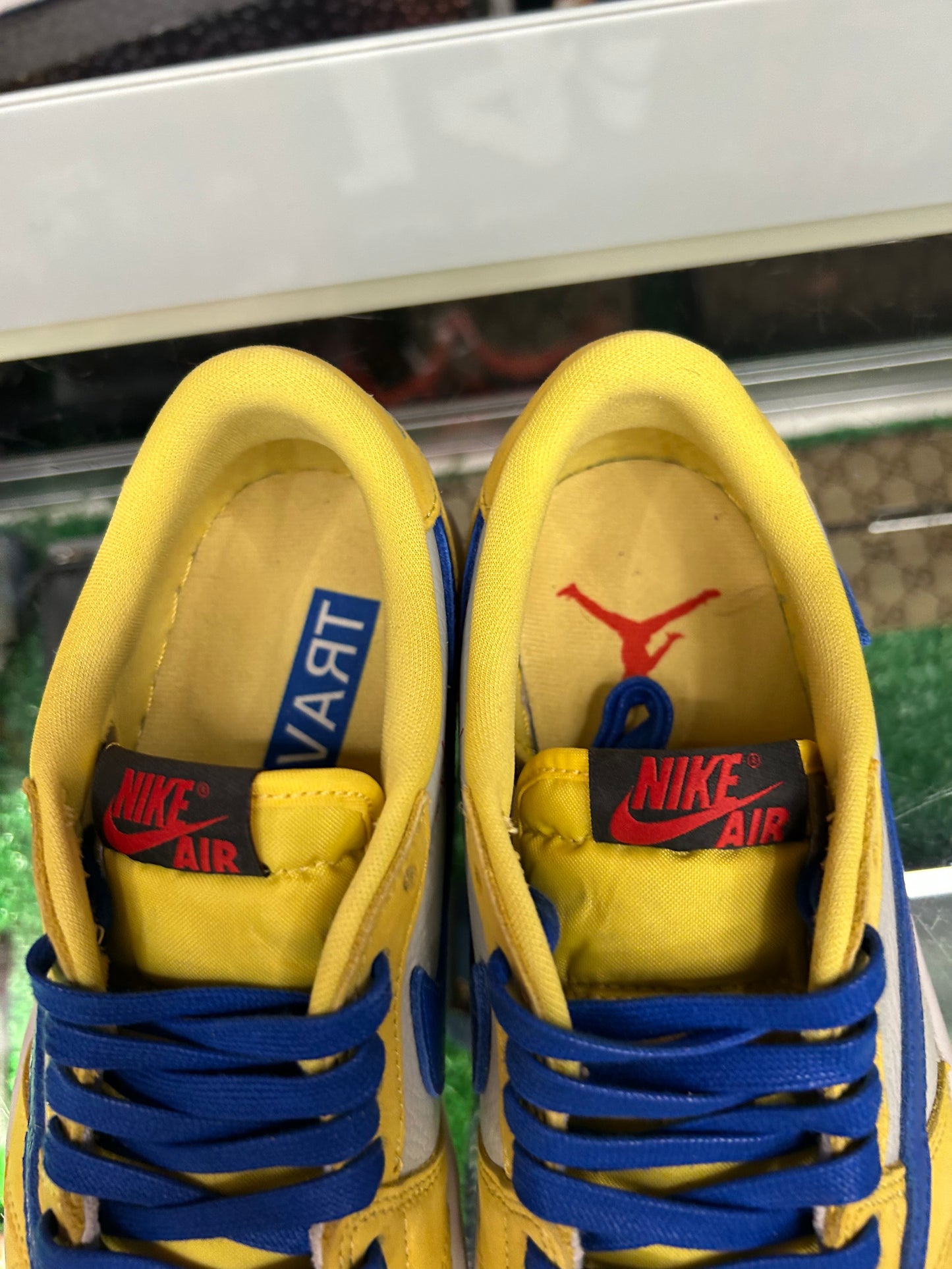 TRAVIS SCOTT X JORDAN 1 LOW CANARY (PRE-OWNED / W BOX)