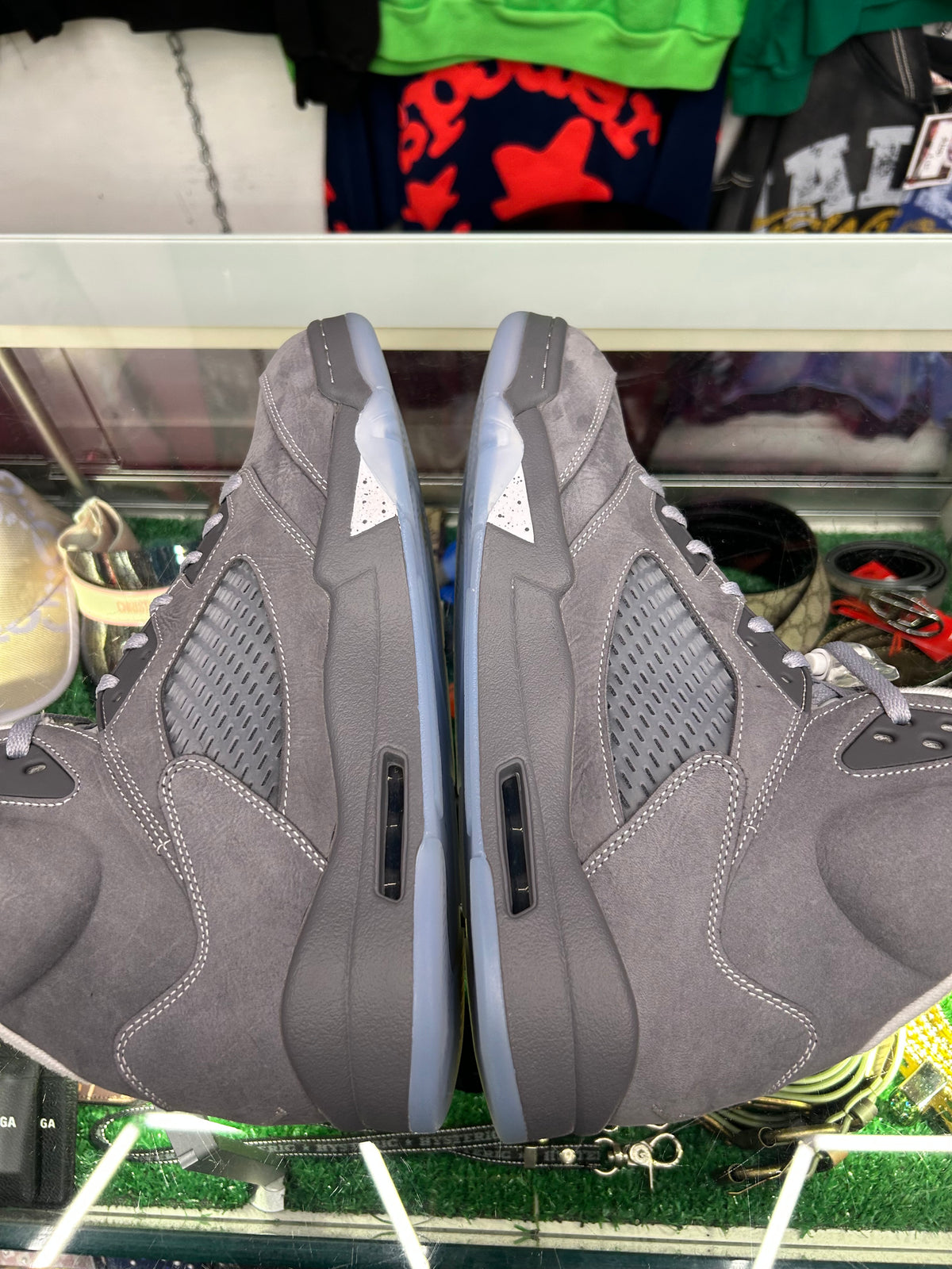 JORDAN 5 WOLF GREY (PRE-OWNED W/ BOX)