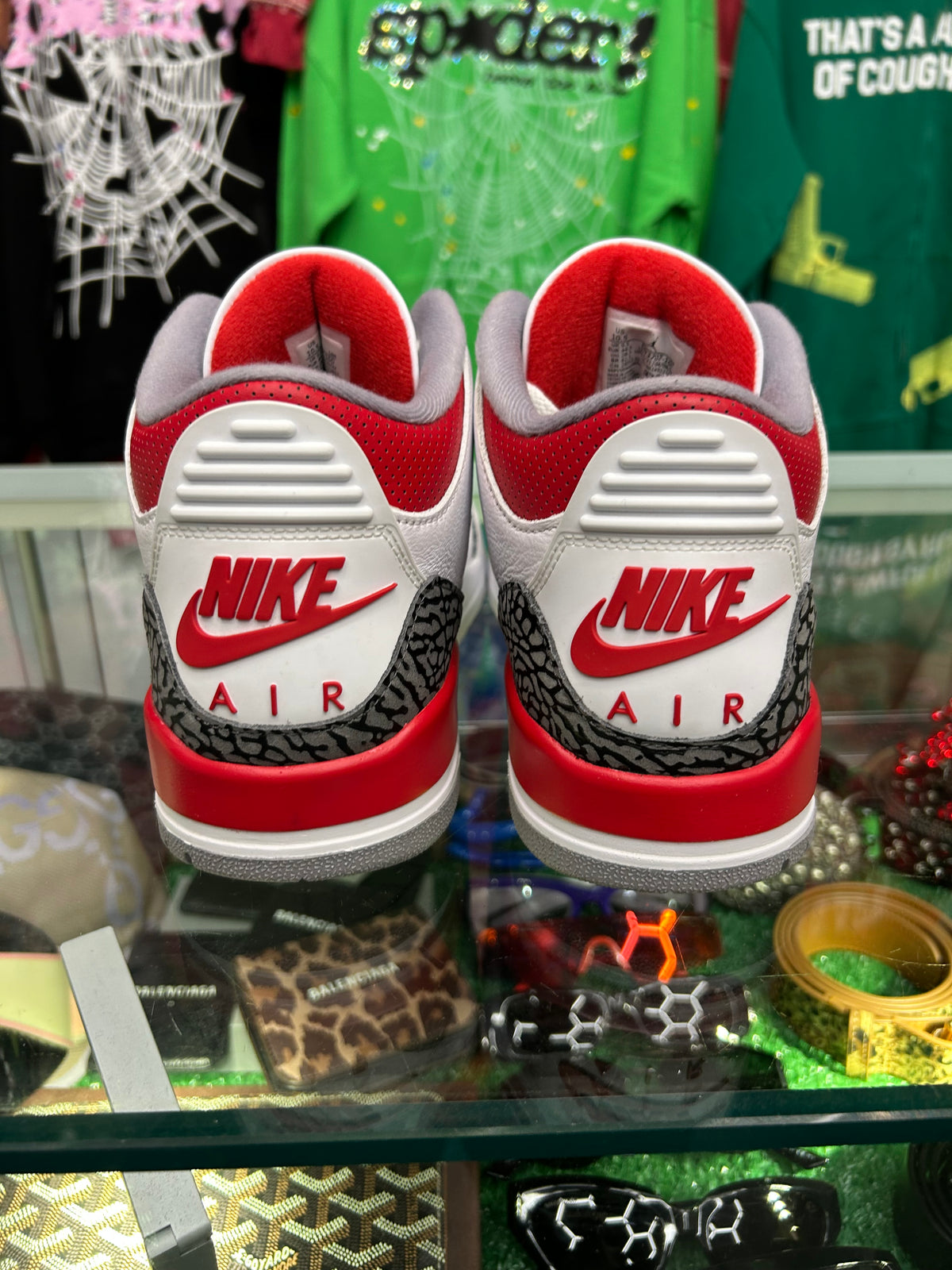 JORDAN 3 FIRE RED (PRE-OWNED W/ BOX)