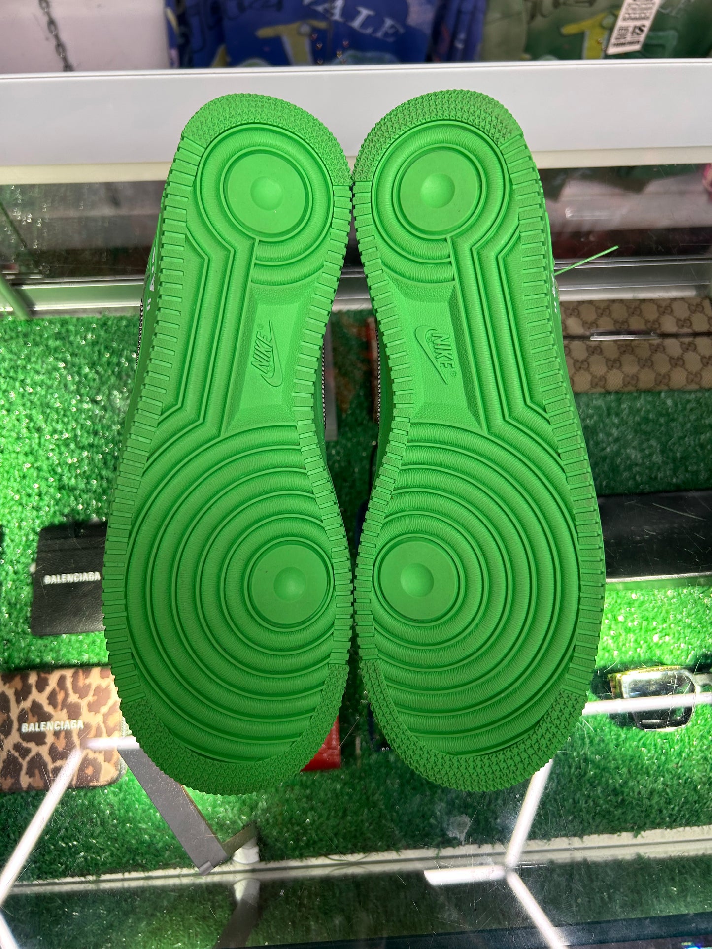 OFF-WHITE X NIKE AIR FORCE 1 “BROOKLYN GREEN” (PRE-OWNED W/ BOX)