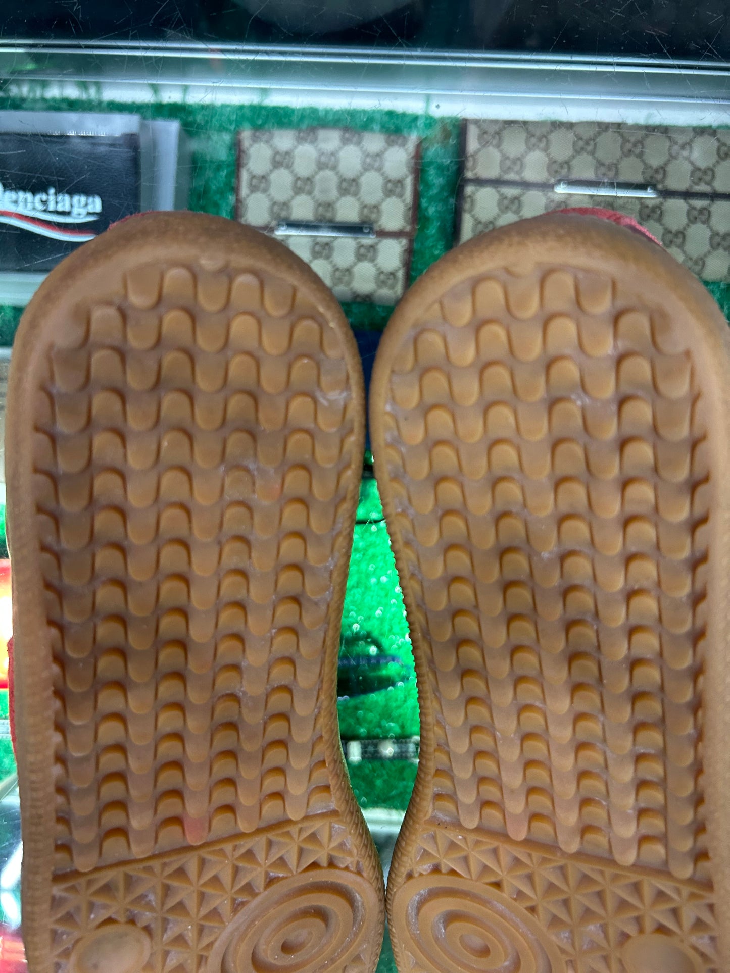 MAISON MARGIELA REPLICA GATS (VNDS W/ BOX)