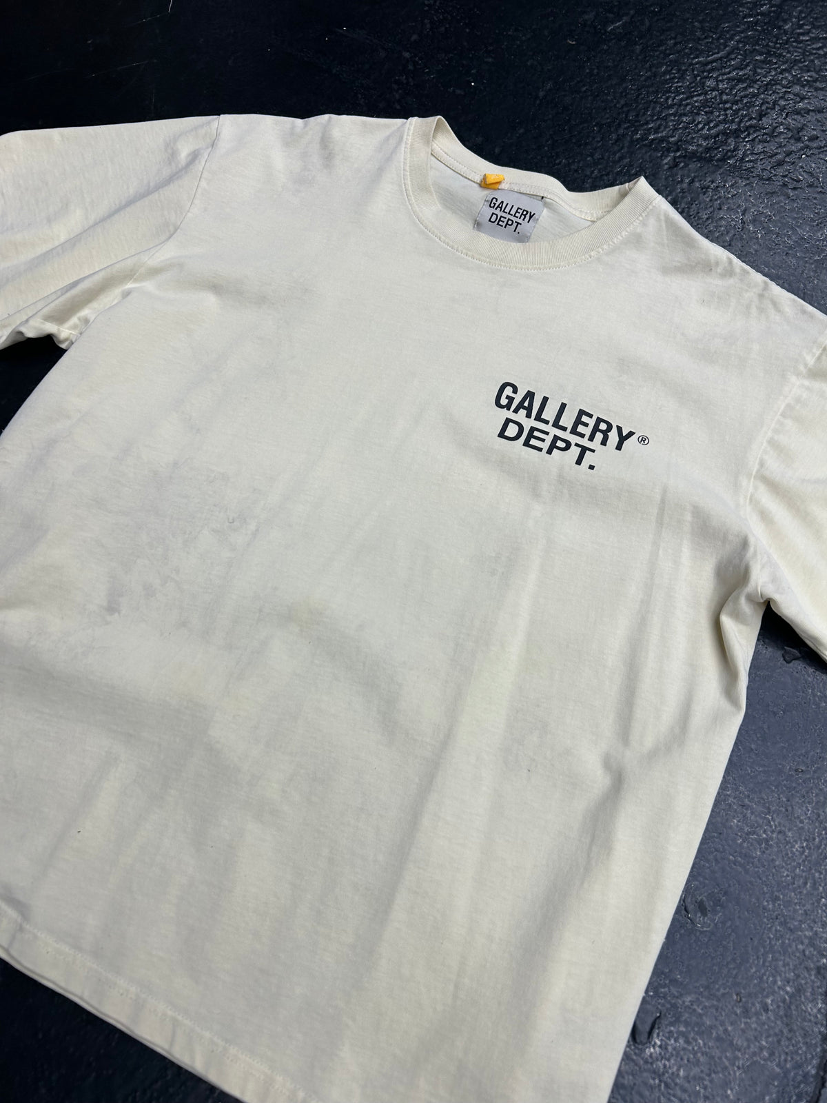GALLERY DEPT. CREAM /ORANGE TEE (PRE-OWNED W/ STAINED)
