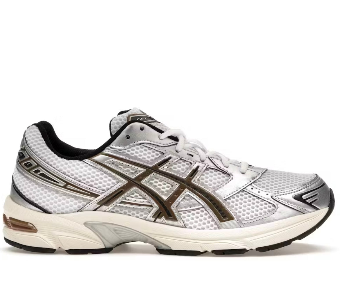 ASICS CLAY CANYON (PRE-OWNED NO BOX)