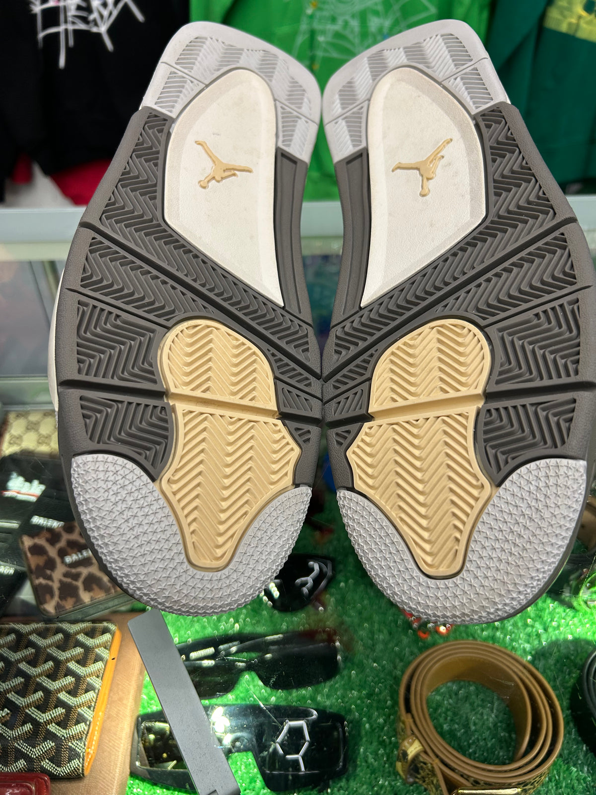 JORDAN 4 CRAFT (PRE-OWNED W/ BOX)