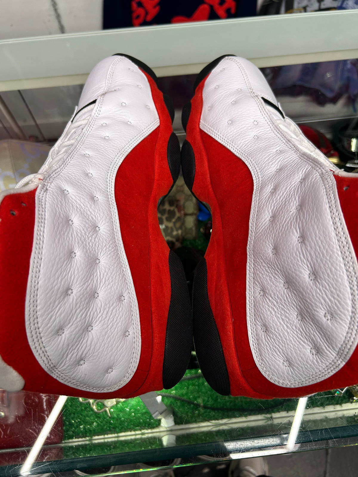 JORDAN 13 CHICAGO (PRE-OWNED W/ BOX)