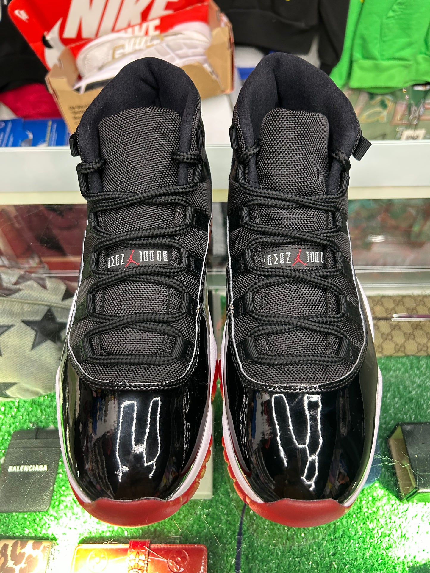 JORDAN 11 RETRO BLACK RED BRED (PRE-OWNED W/ BOX)