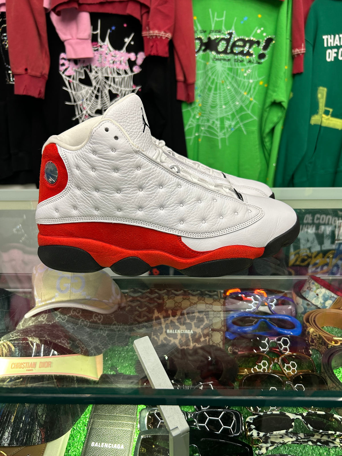 JORDAN 13 CHICAGO (PRE-OWNED W/ BOX)