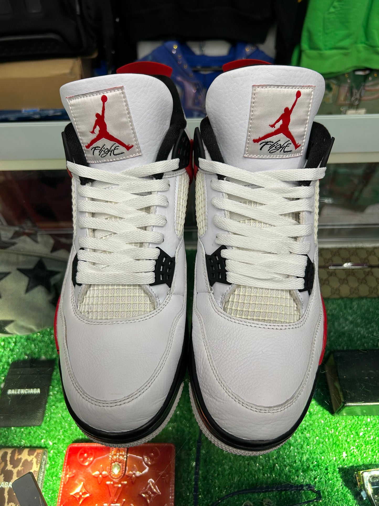 JORDAN 4 RETRO RED CEMENT (PRE-OWNED / WITH BOX)