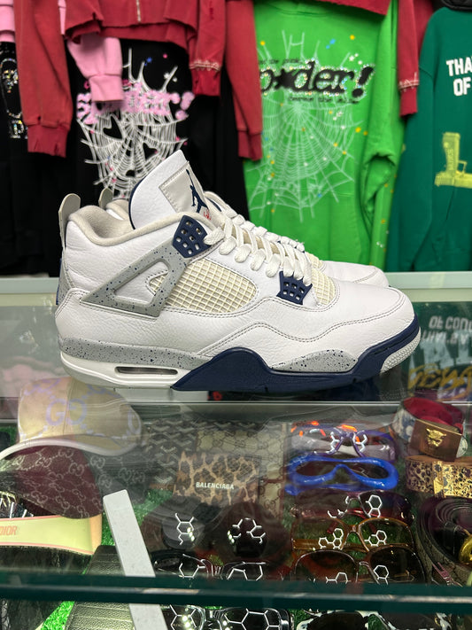 JORDAN 4 MIDNIGHT NAVY (PRE-OWNED NO BOX)