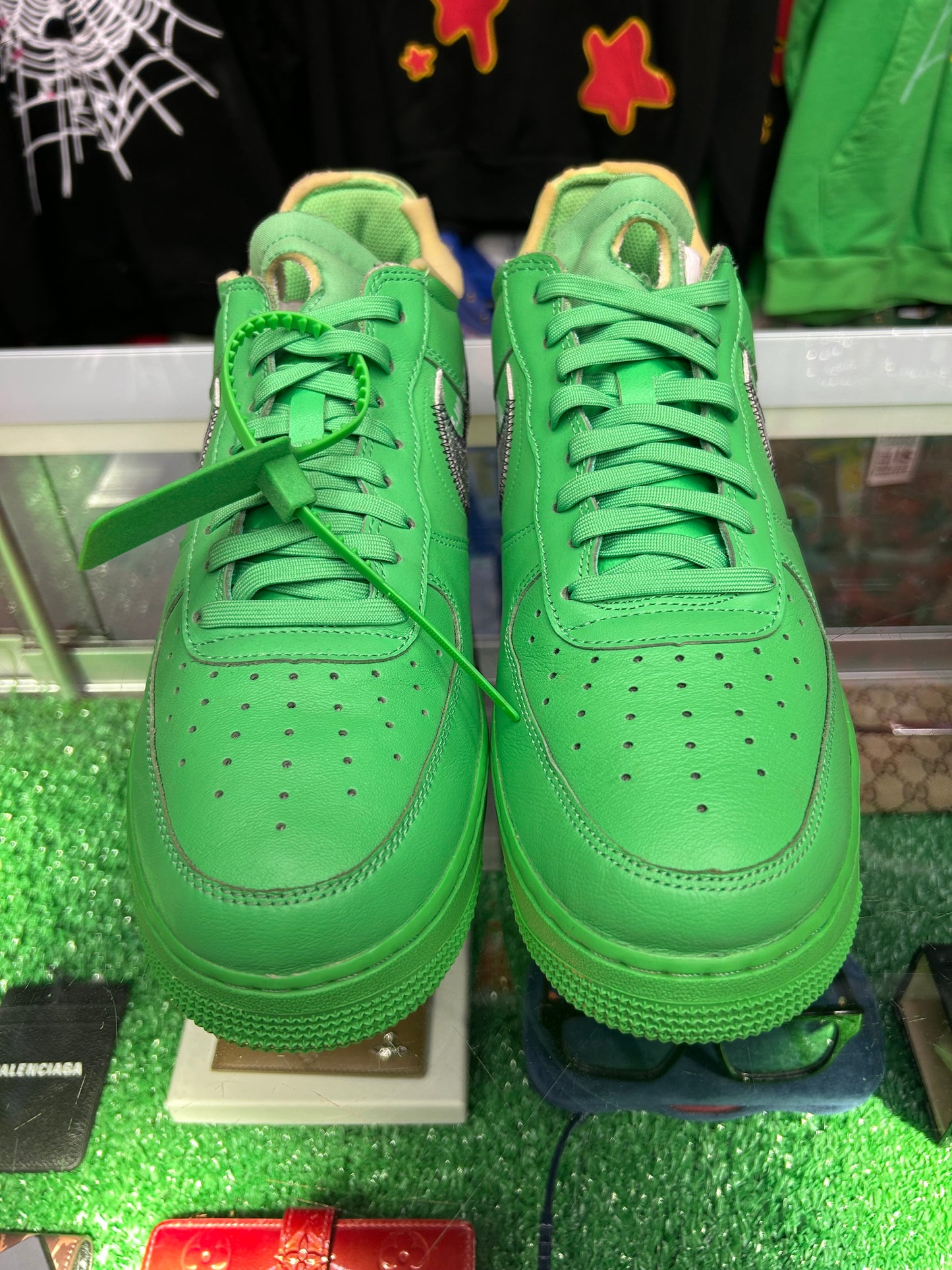 OFF-WHITE X NIKE AIR FORCE 1 “BROOKLYN GREEN” (PRE-OWNED W/ BOX)