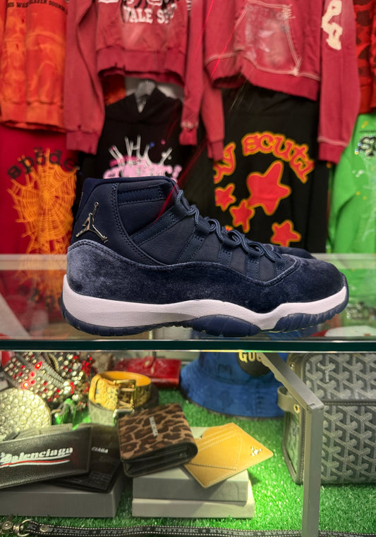 JORDAN 11 MIDNIGHT NAVY (PRE- OWNED NO BOX)