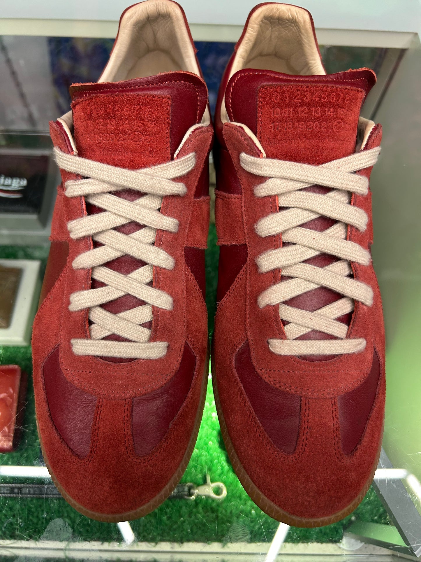 MAISON MARGIELA REPLICA GATS (VNDS W/ BOX)
