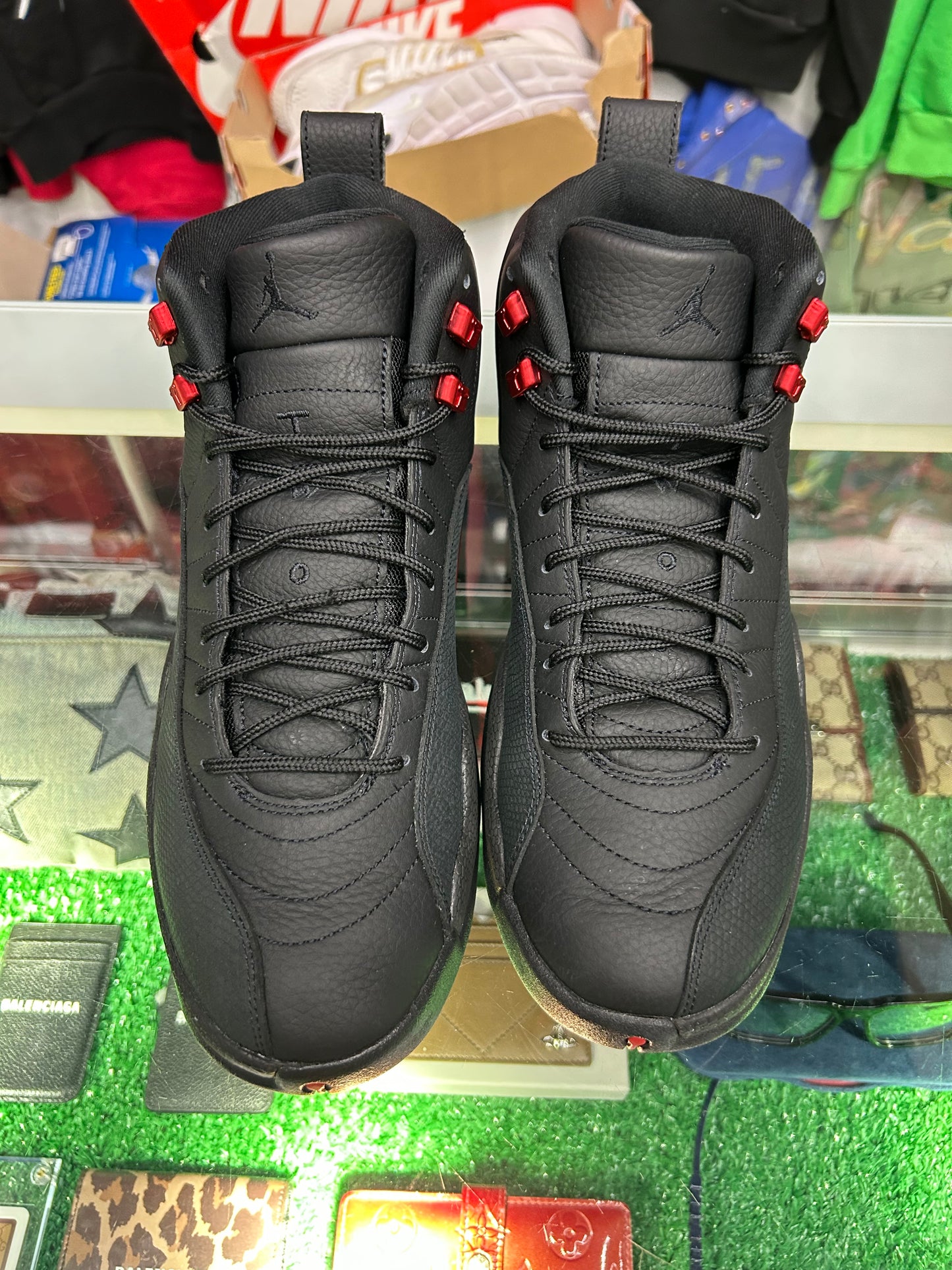 JORDAN 12 RETRO BLOODLINE (PRE-OWNED / NO BOX)