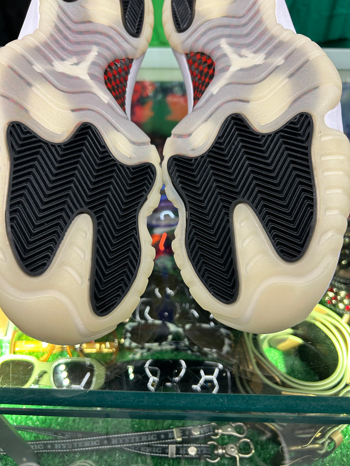 JORDAN 11 72-10 (PRE-OWNED W/ BOX)