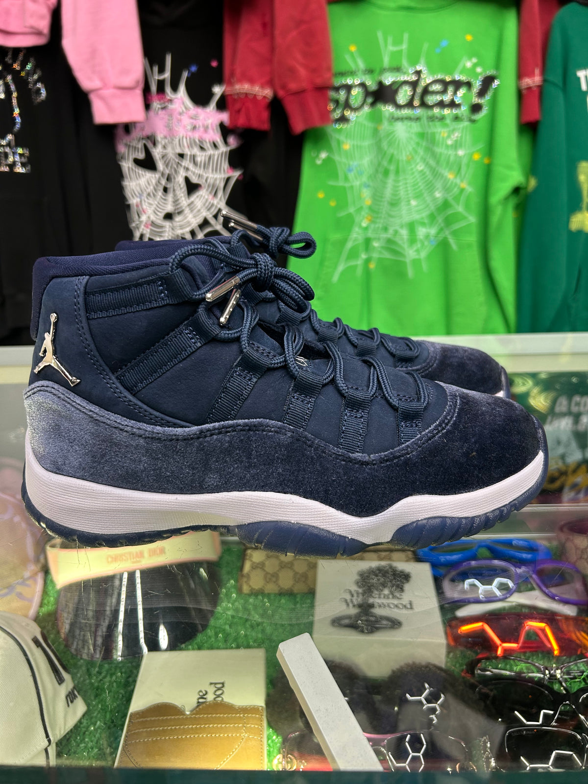 JORDAN 11 MIDNIGHT NAVY (PRE-OWNED NO BOX)