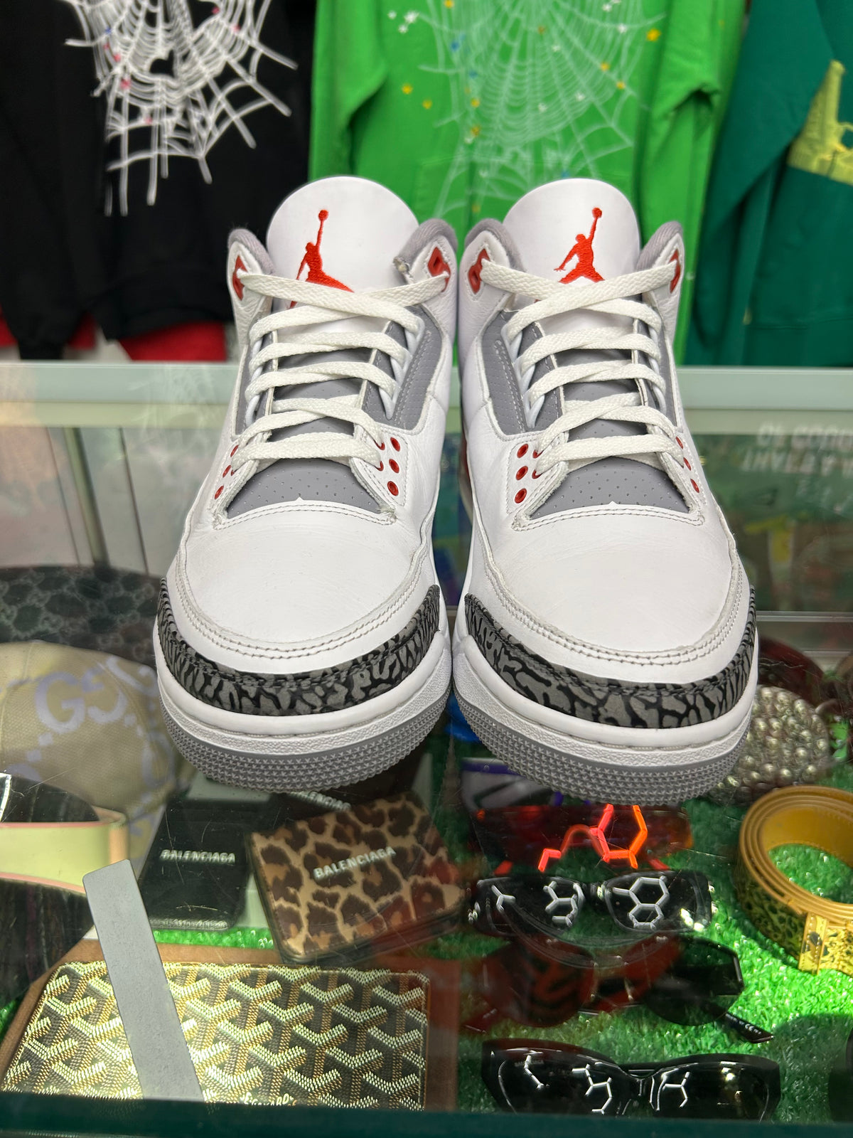JORDAN 3 FIRE RED (PRE-OWNED W/ BOX)