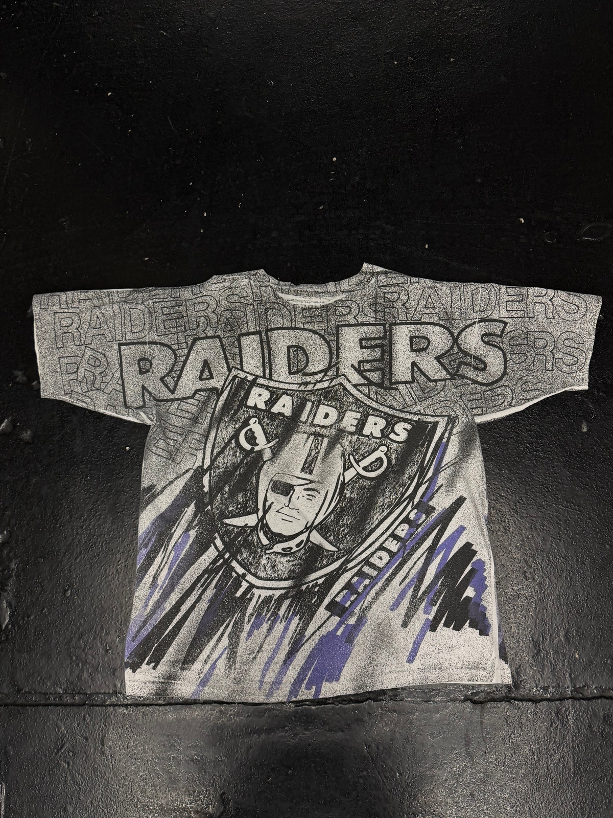 OAKLAND RAIDERS FOOTBALL T-SHIRT