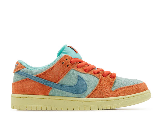 DUNK LOW SB ORANGE EMARLD RISE (BRAND NEW)