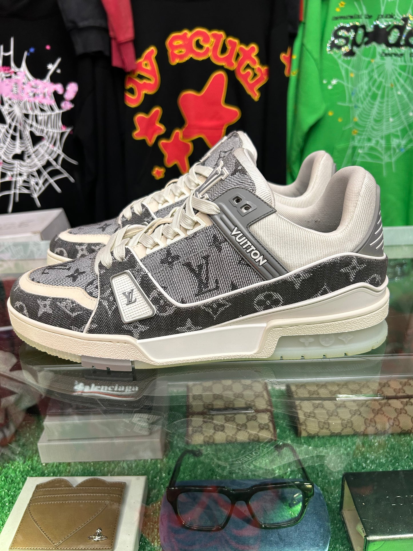 LOUIS VUITTON LV LOW TOP TRAINER GREY (PRE-OWNED W/ BOX) (LV 8)