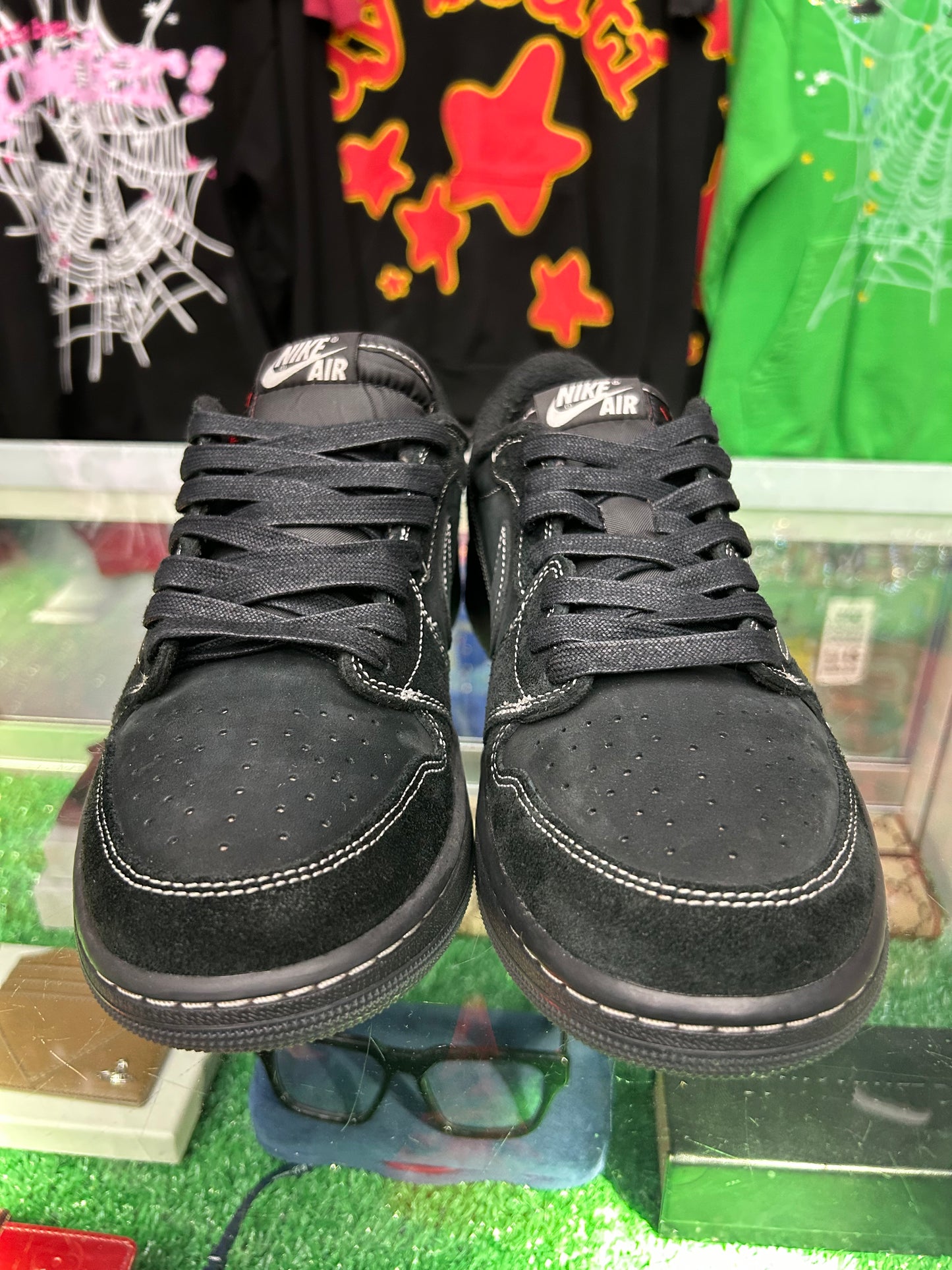 TRAVIS SCOTT JORDAN 1 LOW “PHANTOM” (PRE-OWNED / WITH BOX)