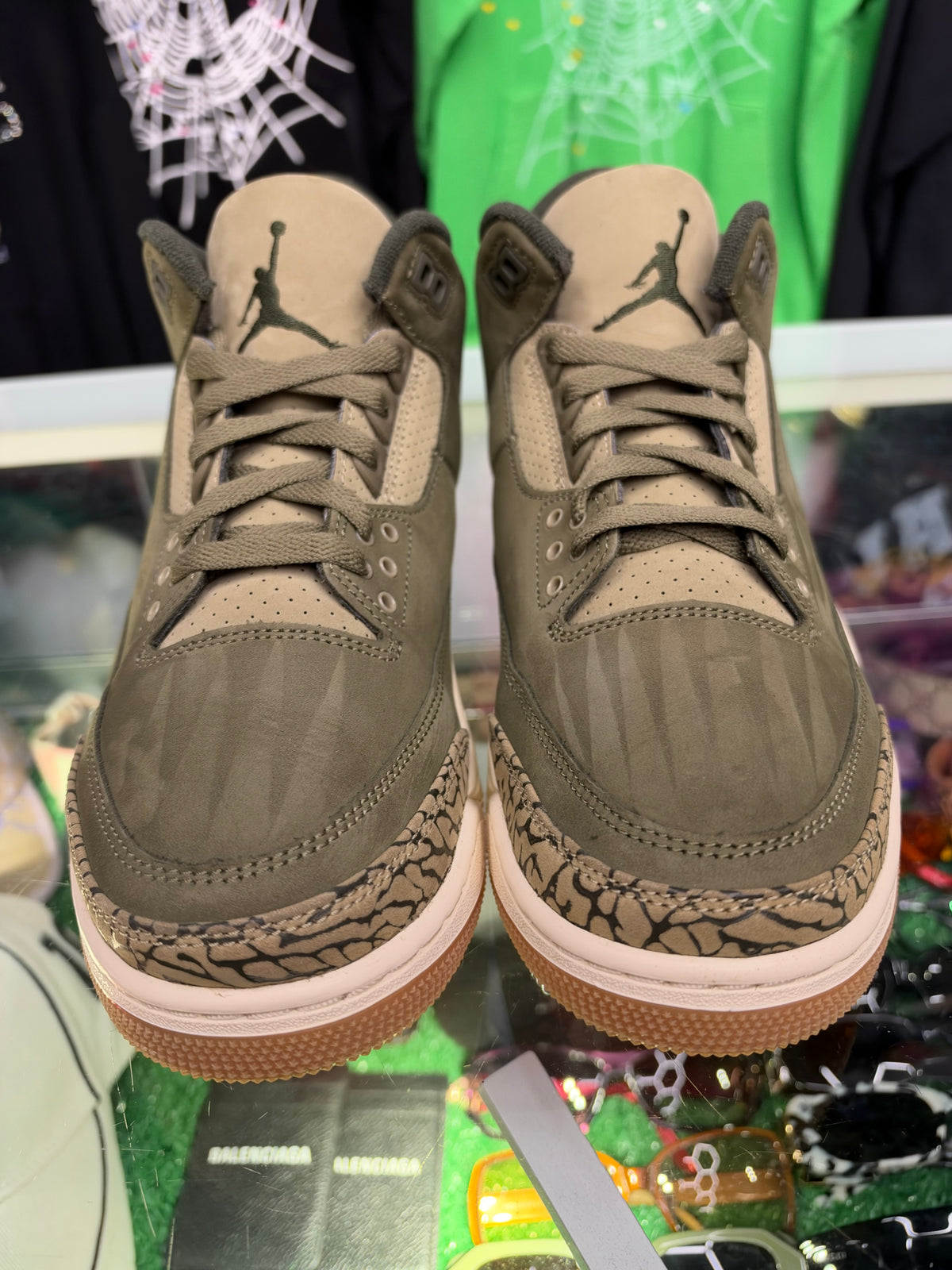 JORDAN 3 FAMILY AFFAIR (PRE-OWNED)