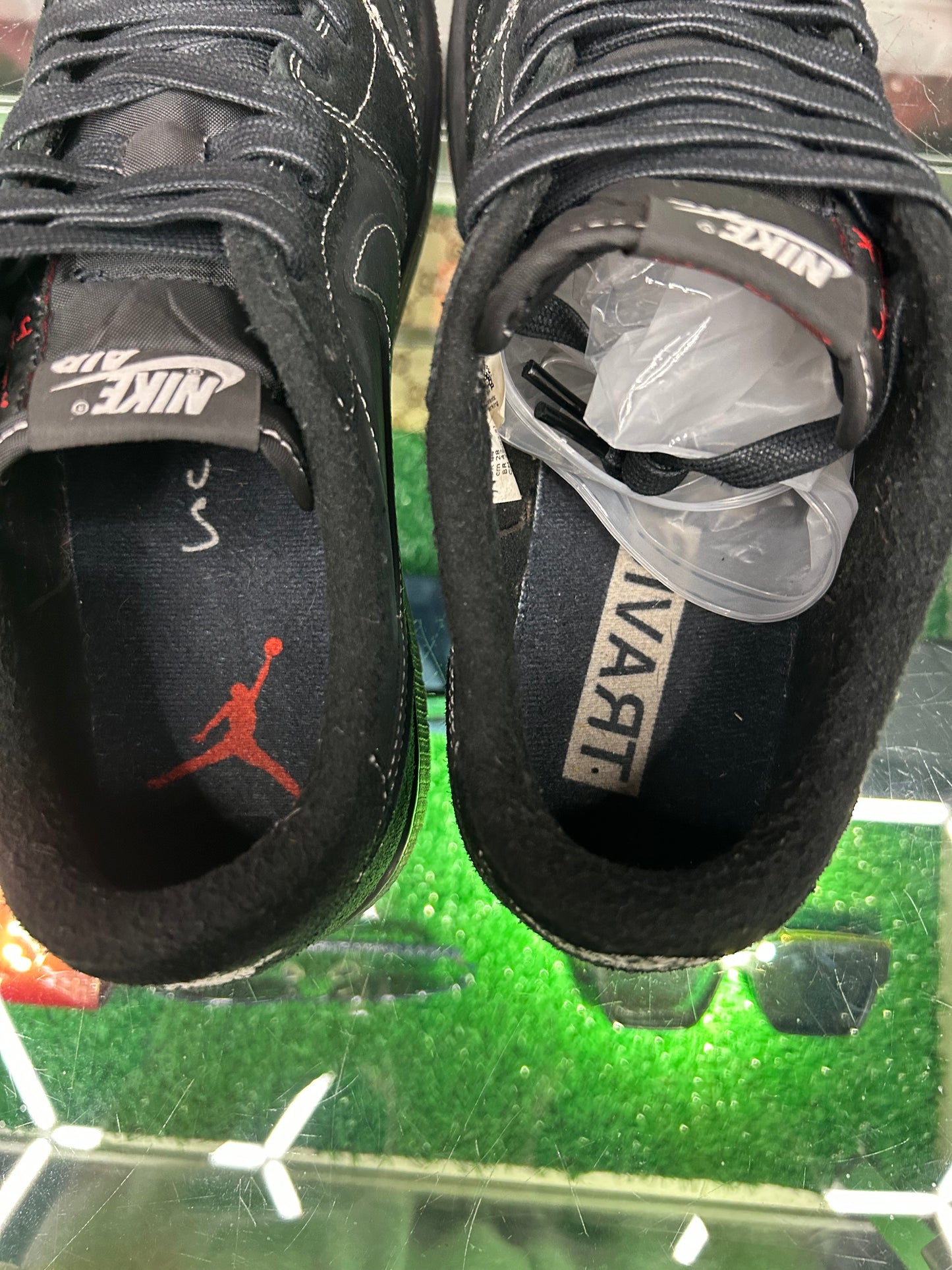 TRAVIS SCOTT JORDAN 1 LOW “PHANTOM” (PRE-OWNED / WITH BOX)
