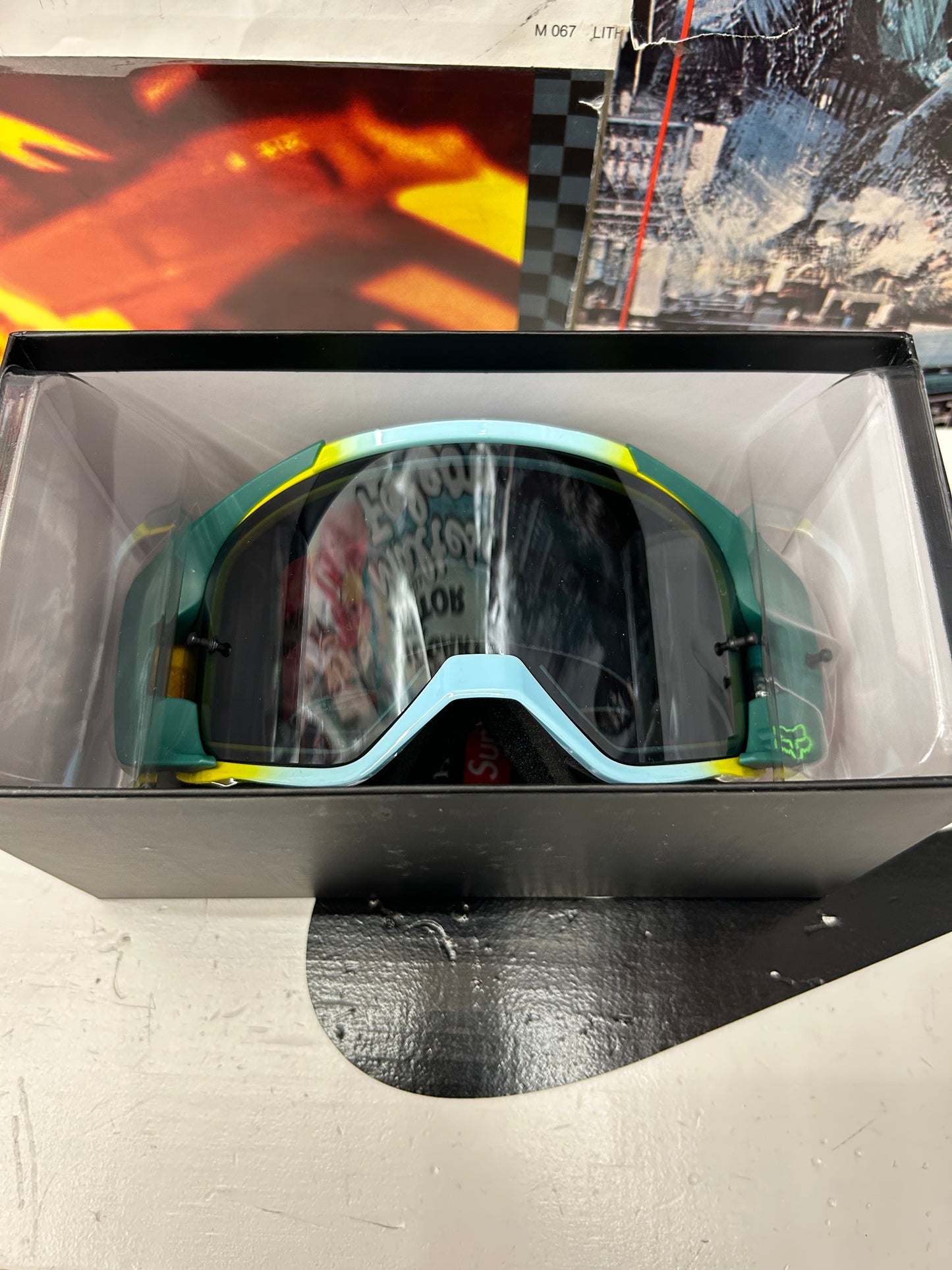 SUPREME FOX RACING HONDA GOGGLES (BRAND NEW)