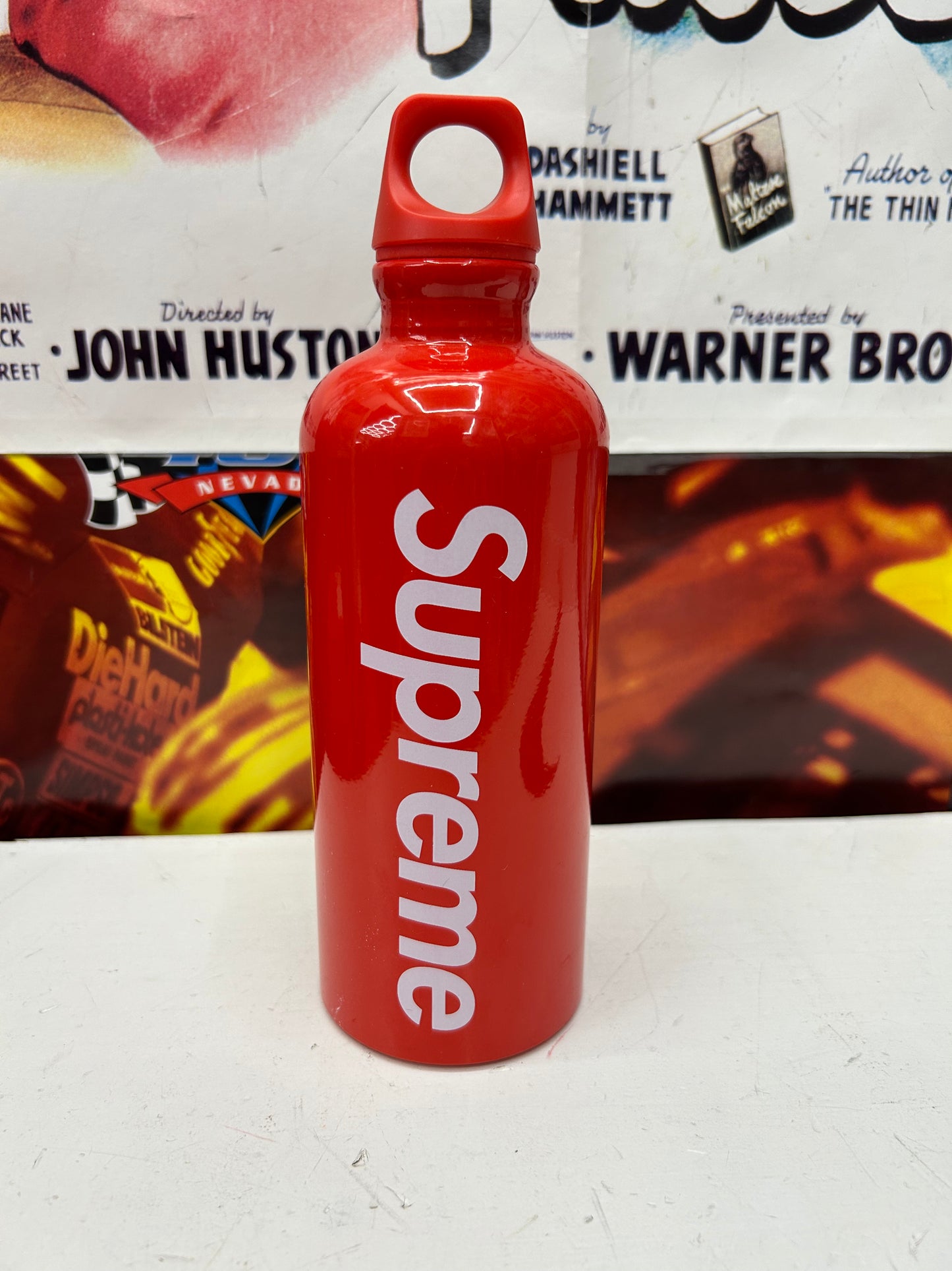 SUPREME SIGG METAL WATER BOTTLE (BRAND NEW)