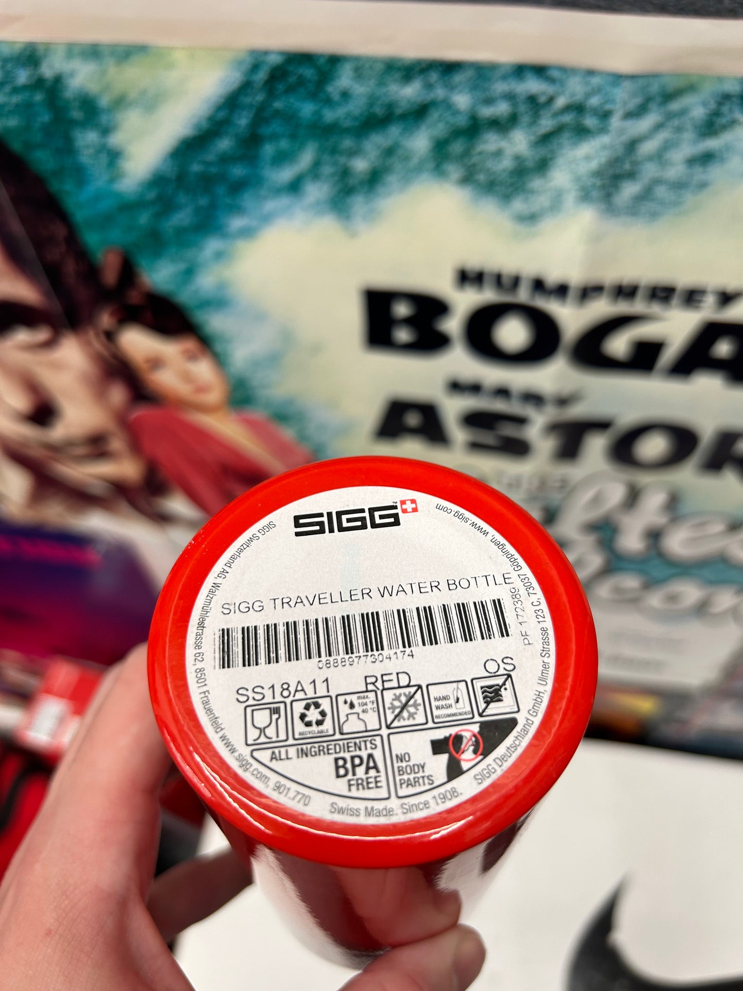 SUPREME SIGG METAL WATER BOTTLE (BRAND NEW)