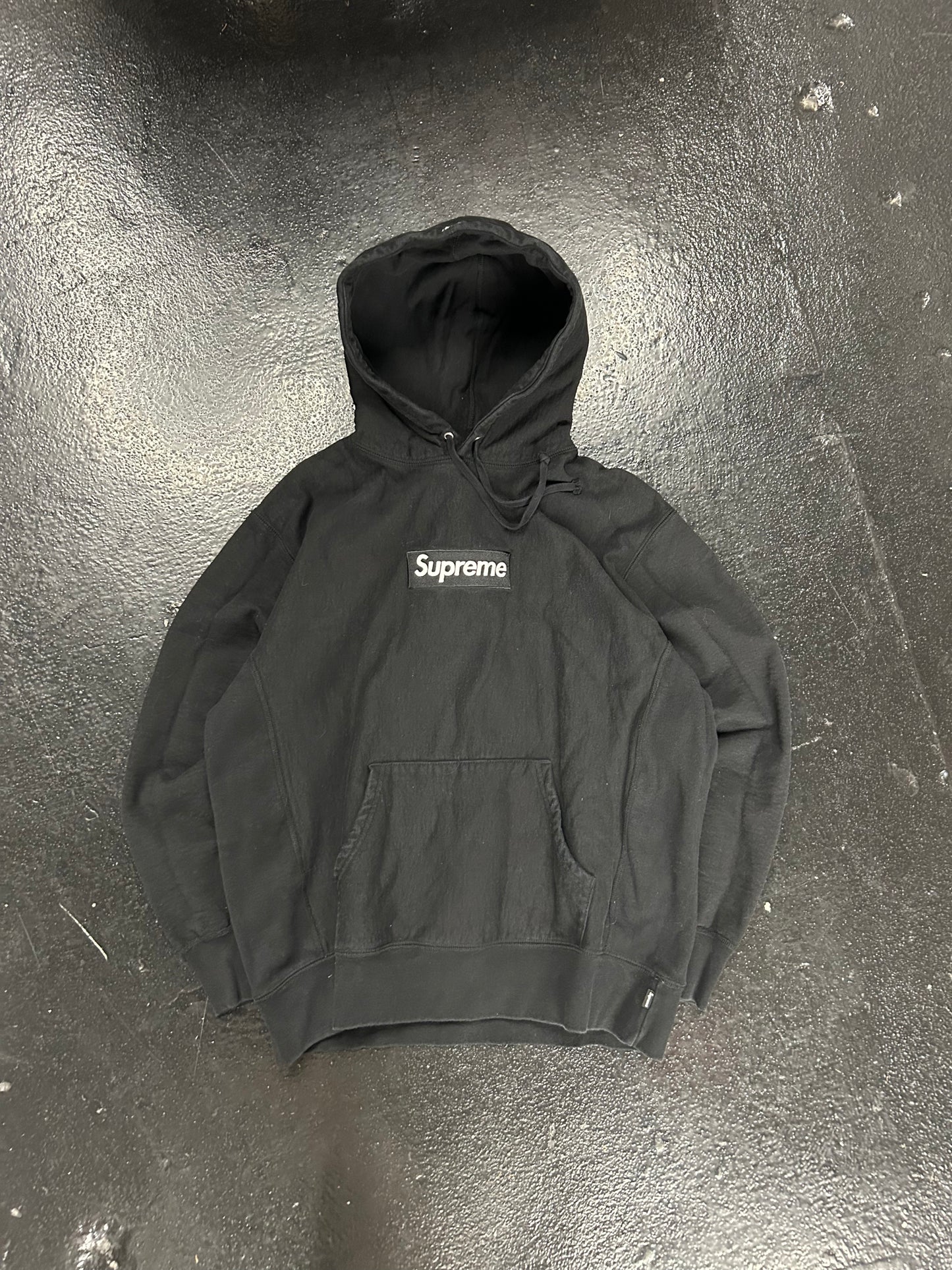SUPREME BLACK BOX LOGO HOODIE (PRE OWNED)