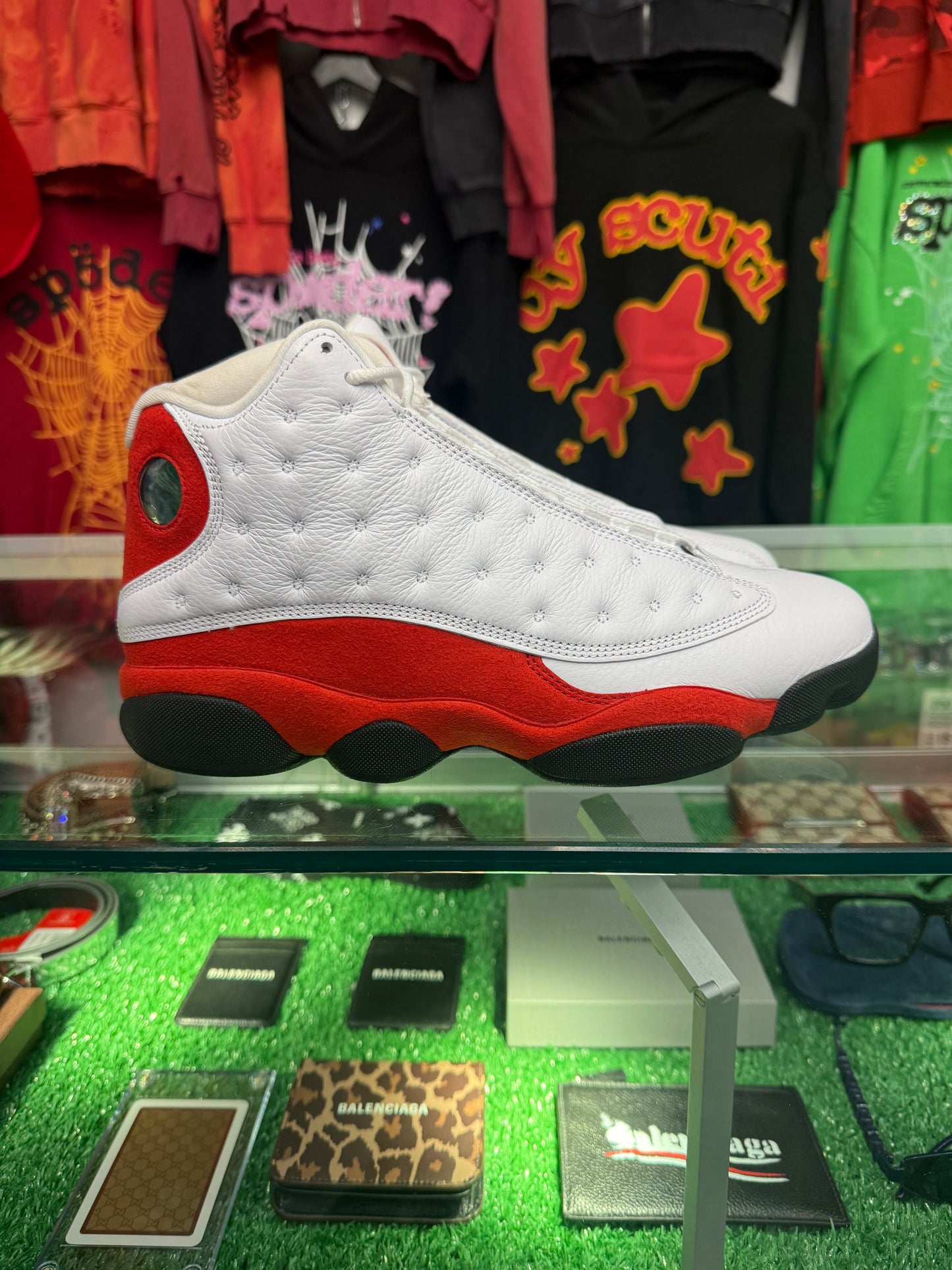JORDAN 13 CHICAGO (PRE-OWNED W/ BOX)
