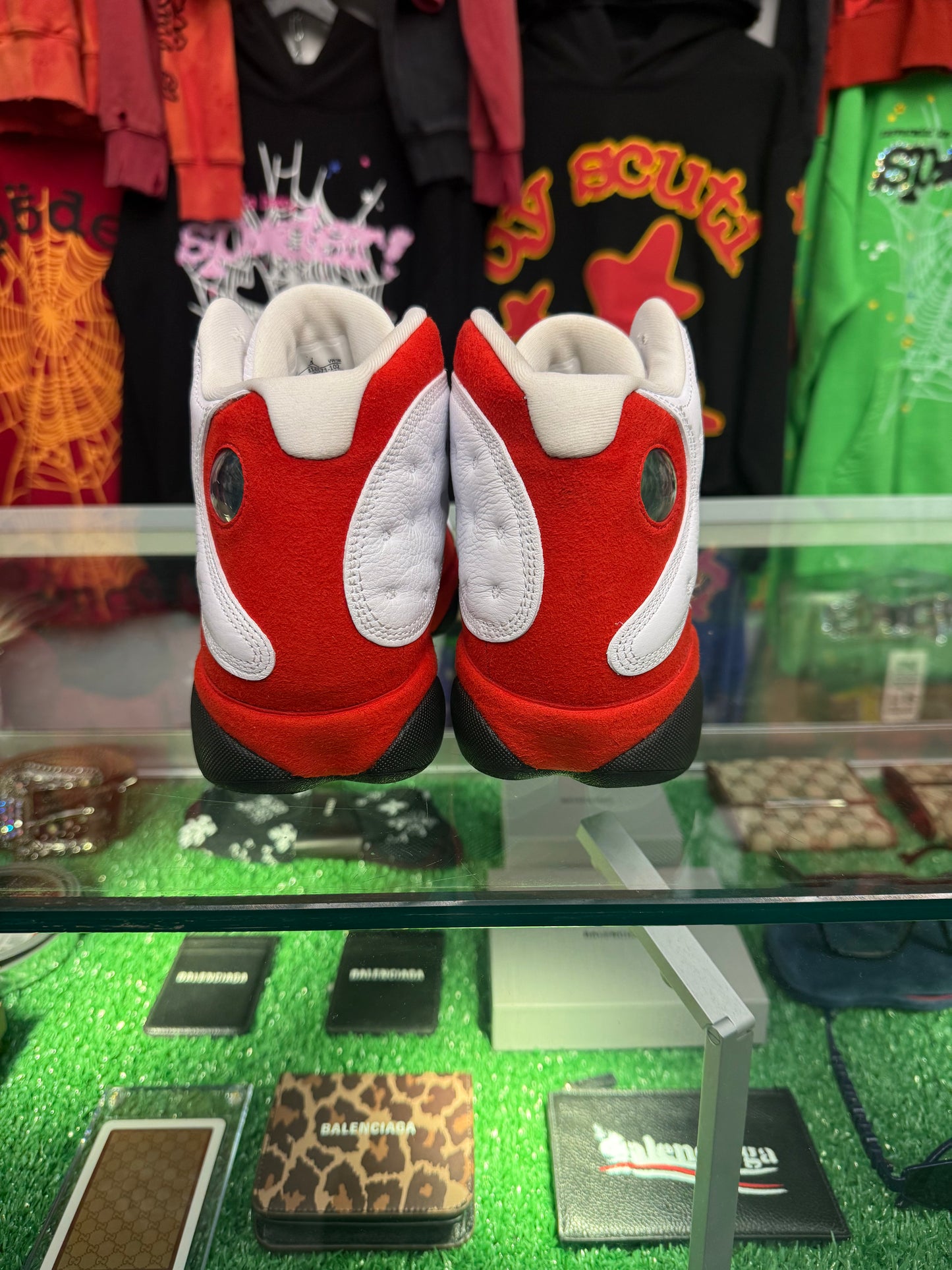 JORDAN 13 CHICAGO (PRE-OWNED W/ BOX)