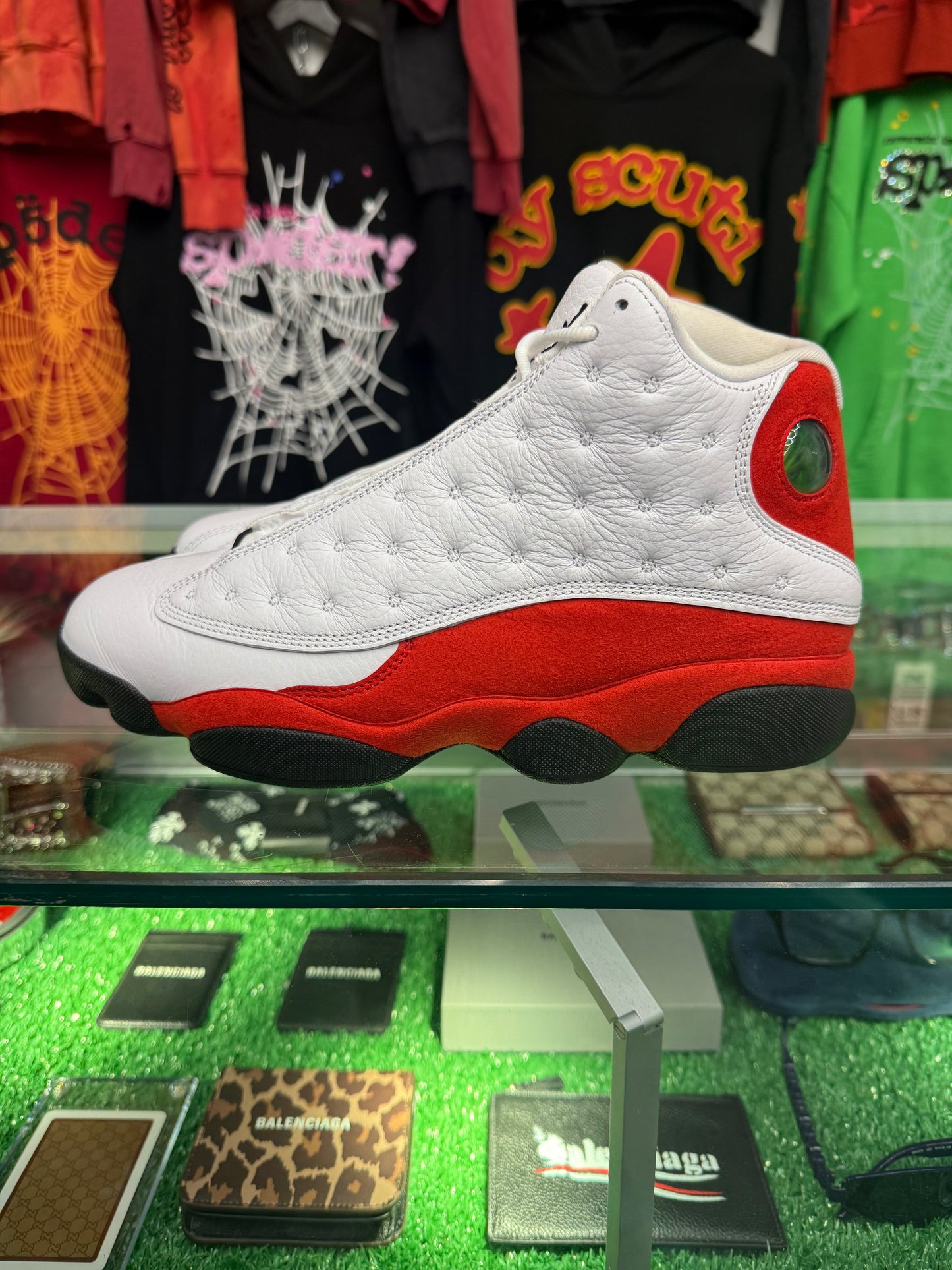 JORDAN 13 CHICAGO (PRE-OWNED W/ BOX)