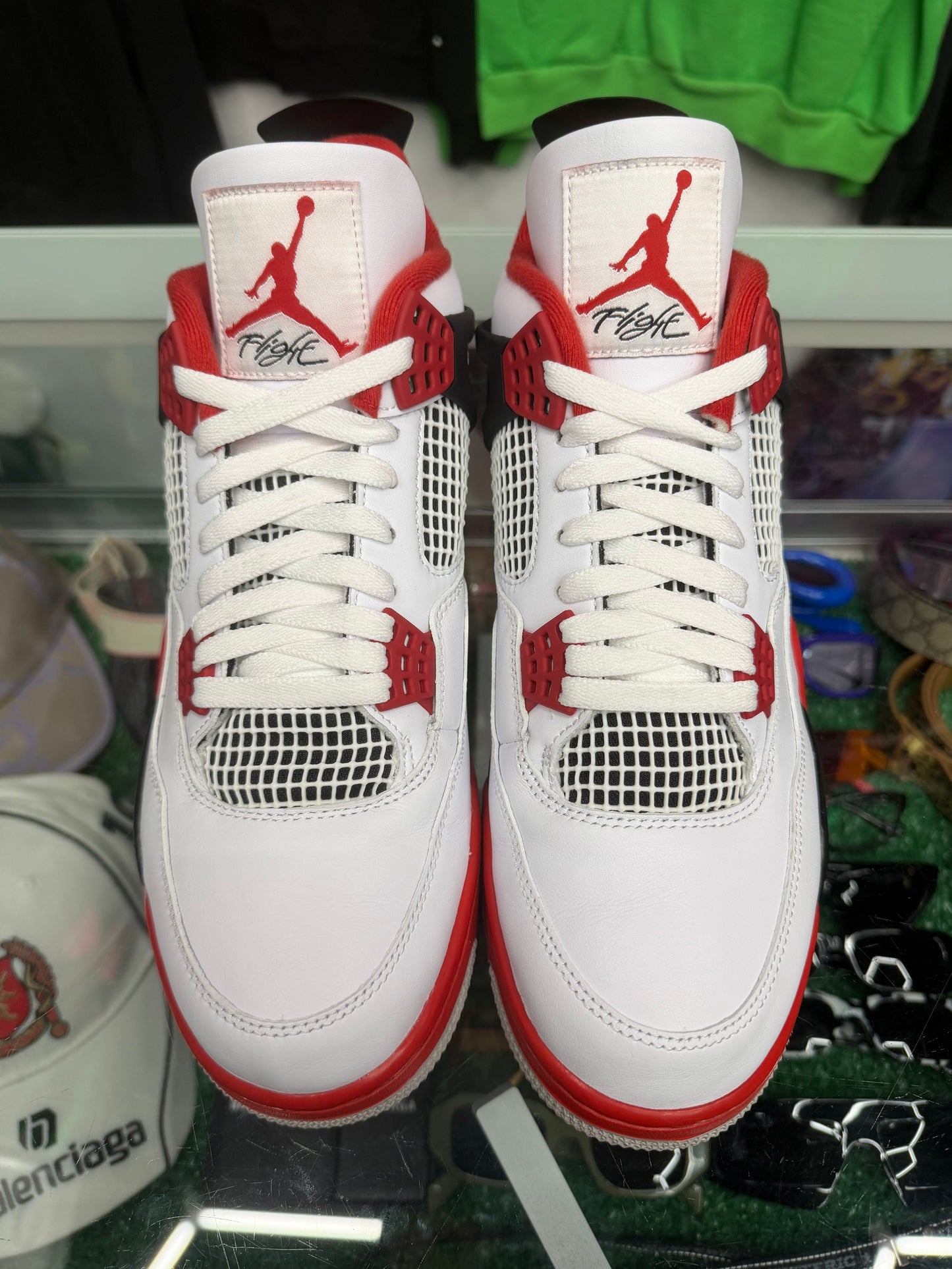 JORDAN 4 FIRE RED (PRE-OWNED W/ BOX)