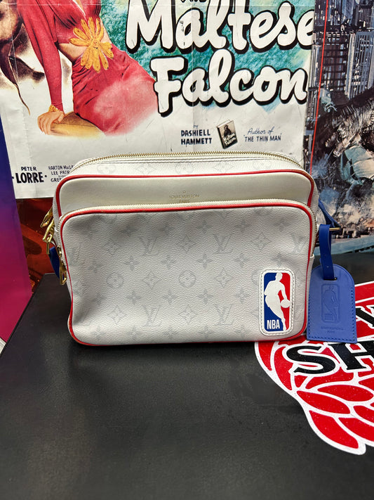 LOUIS VUITTON NBA STUDIO MESSENGER (PRE OWNED)