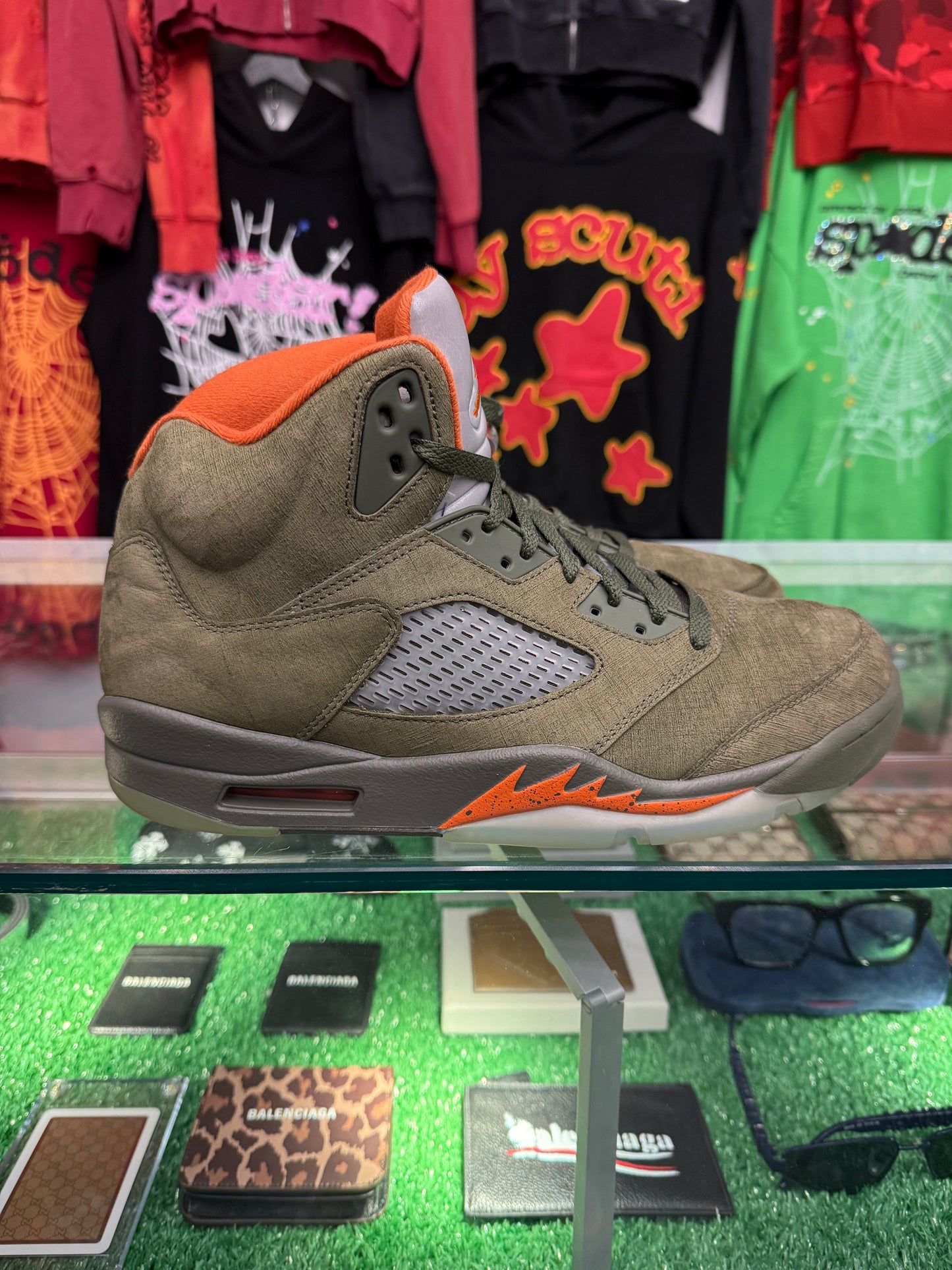JORDAN 5 RETRO OLIVE (PRE-OWNED W/ BOX)