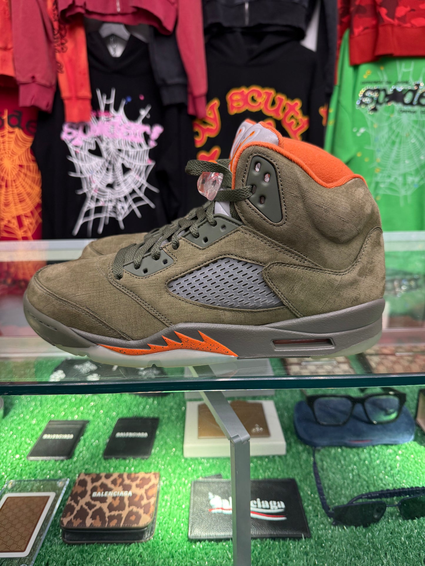 JORDAN 5 RETRO OLIVE (PRE-OWNED W/ BOX)