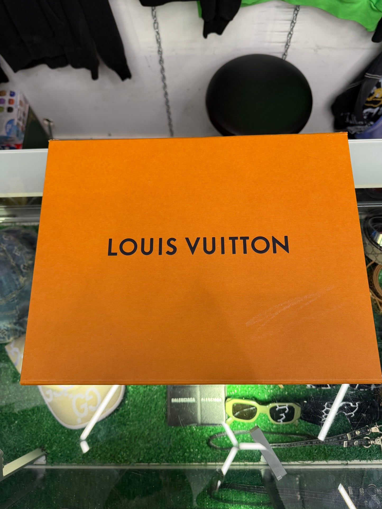 LOUIS VUITTON BEIGE FOOTPRINT (PRE-OWNED W/ BOX)