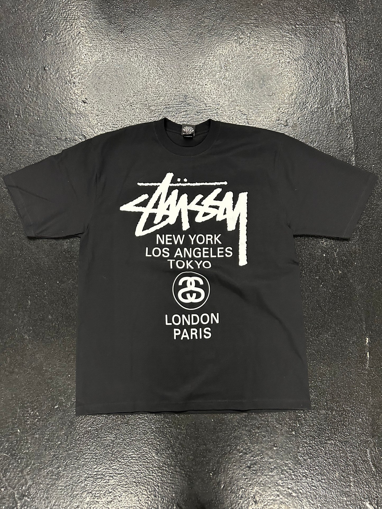 STUSSY BLACK TRAVEL SCRIPT TEE (BRAND NEW)