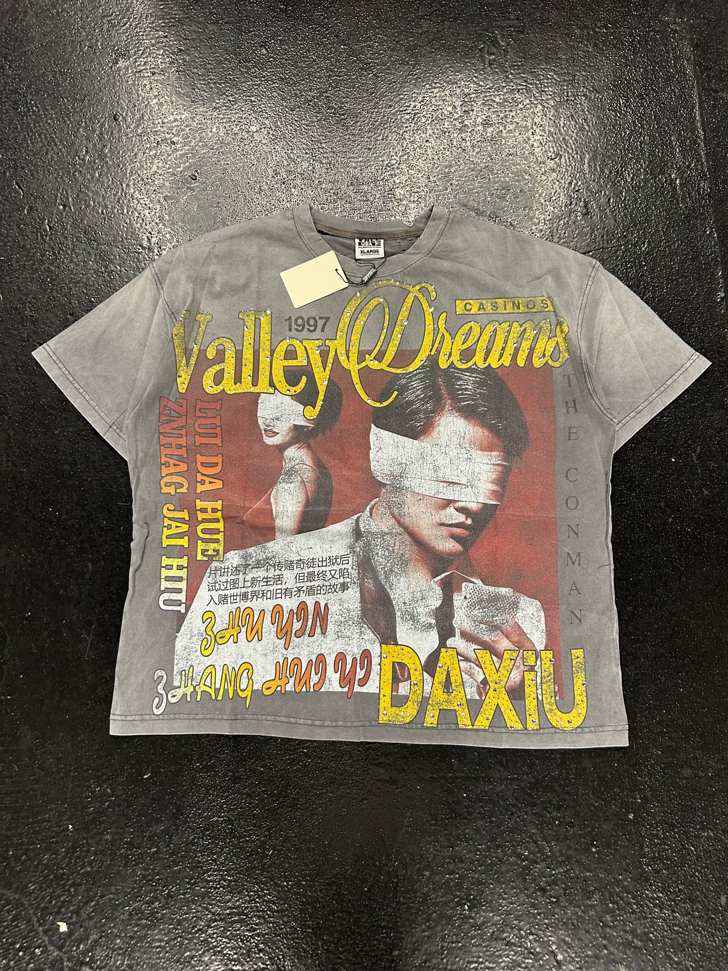 VALE VALLEY DREAMS BLIND FOLDED GREY TEE (BRAND NEW)