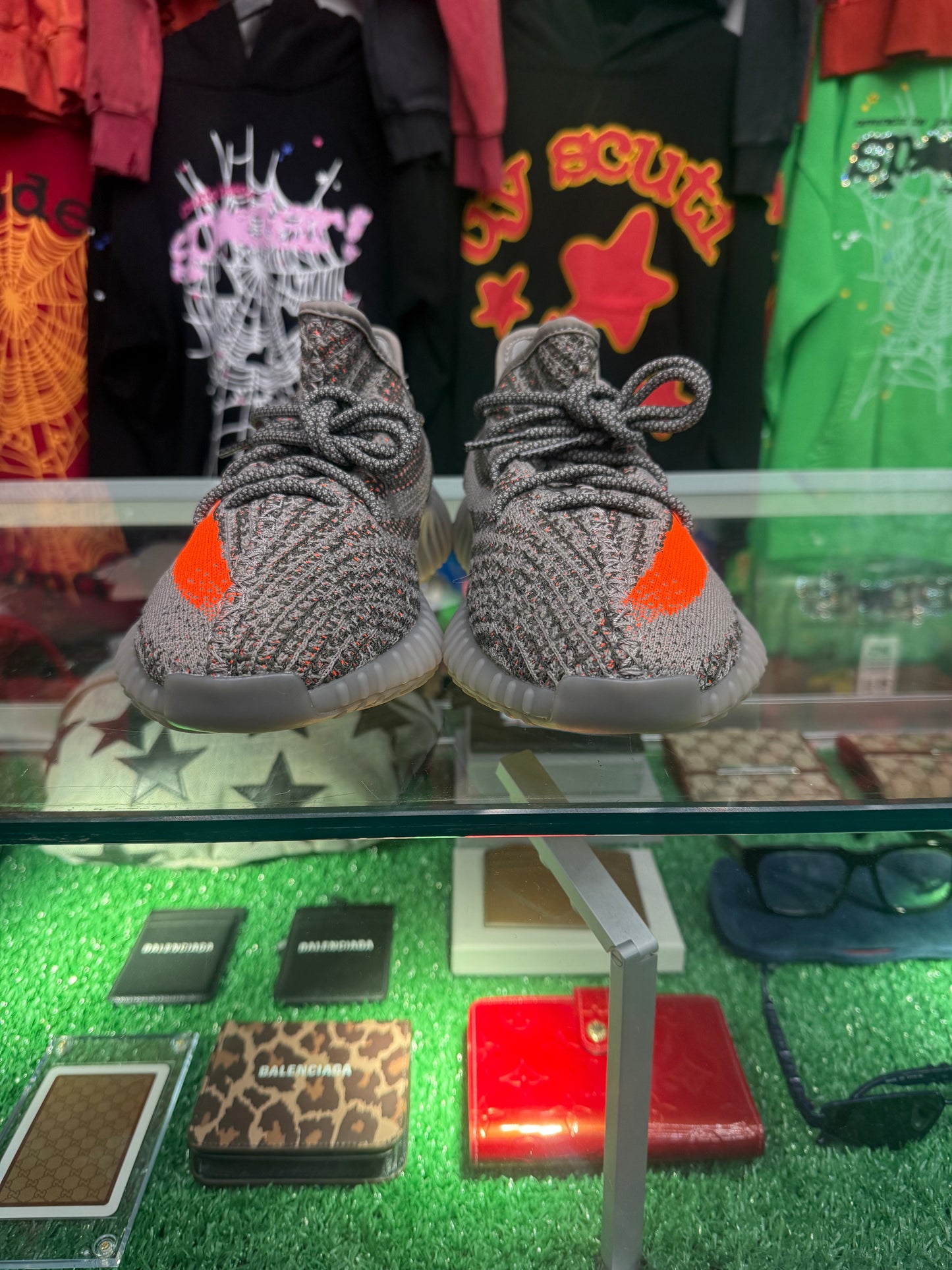 ADIDAS YEEZY 350 V2 BELUGA REFLECTIVE (PRE-OWNED W/ BOX)