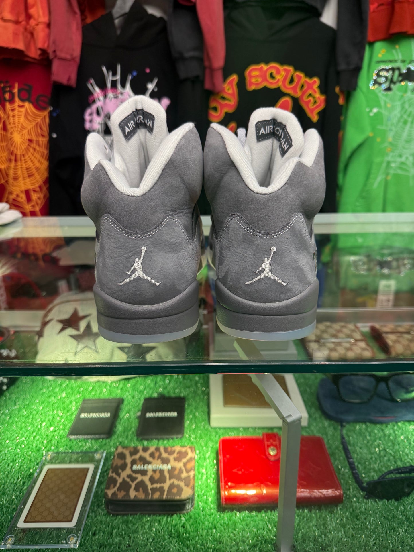 JORDAN 5 RETRO WOLF GREY (PRE-OWNED W/ BOX)