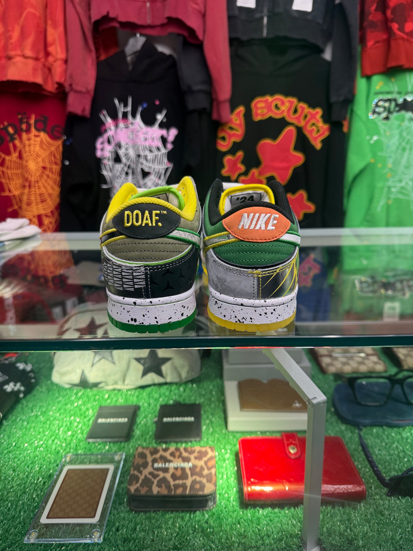 NIKE DUNK LOW WHAT THE DUCK UNIVERSITY OF OREGON PE (PRE-OWNED W/ BOX)