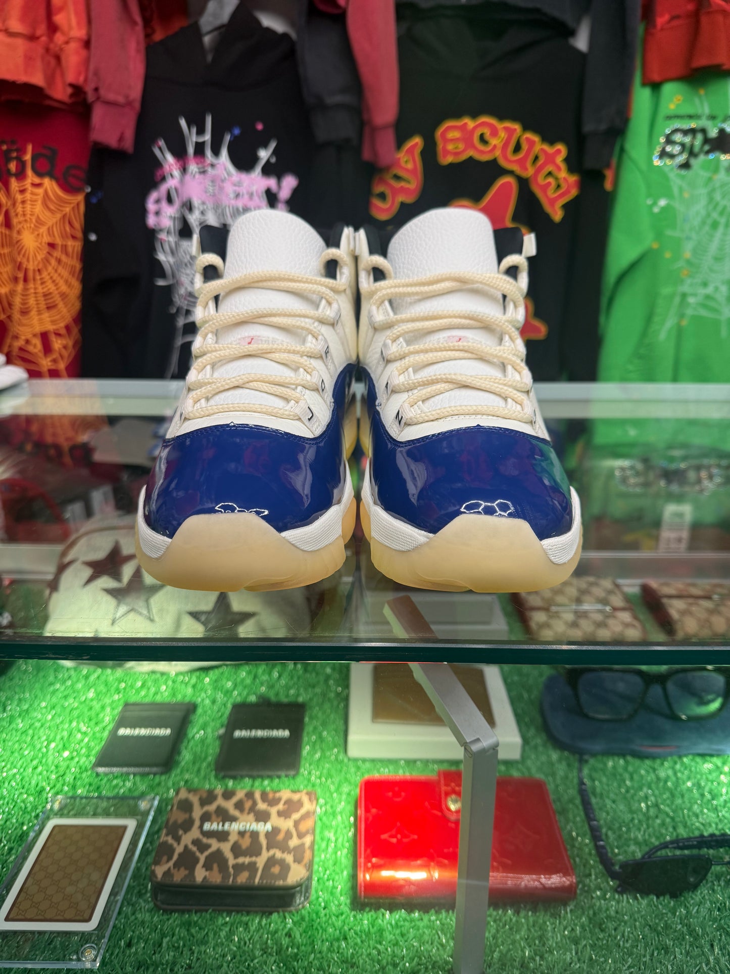 JORDAN 11 RETRO RARE AIR (PRE-OWNED W/ BOX)