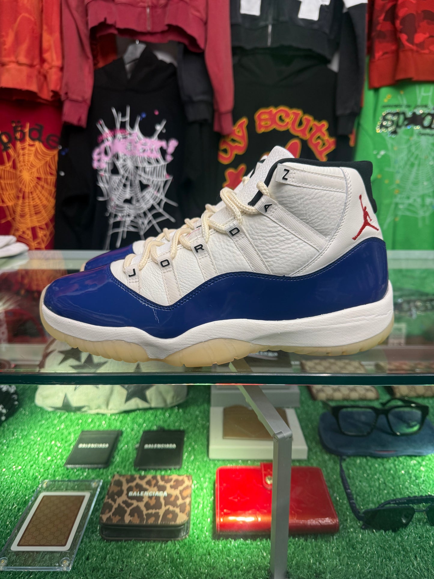 JORDAN 11 RETRO RARE AIR (PRE-OWNED W/ BOX)