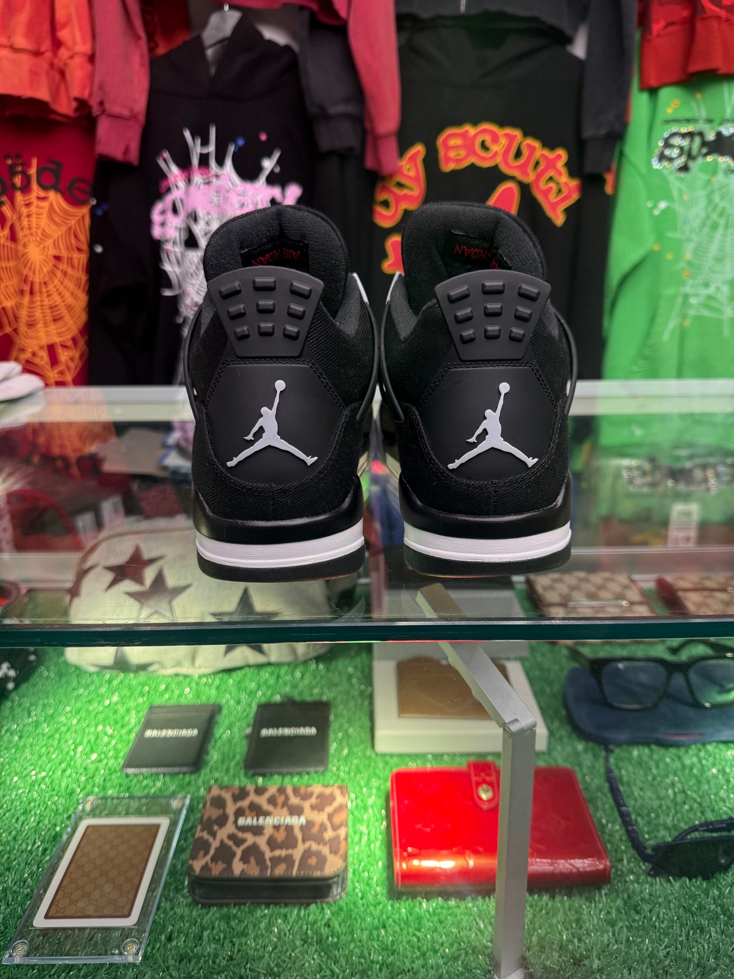 JORDAN 4 RETRO SE BLACK CANVAS (PRE-OWNED W/ BOX)