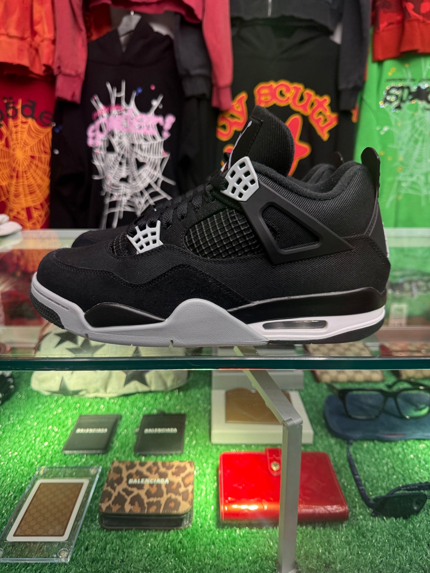 JORDAN 4 RETRO SE BLACK CANVAS (PRE-OWNED W/ BOX)