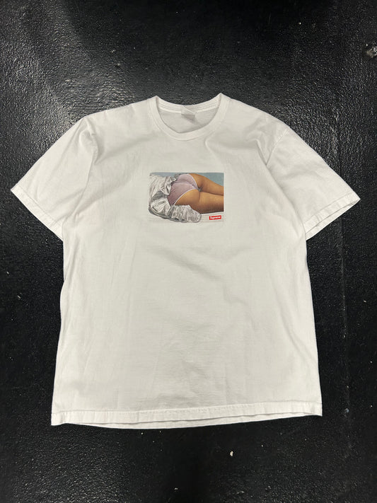 SUPREME MAUDE WHITE TEE (PRE OWNED)