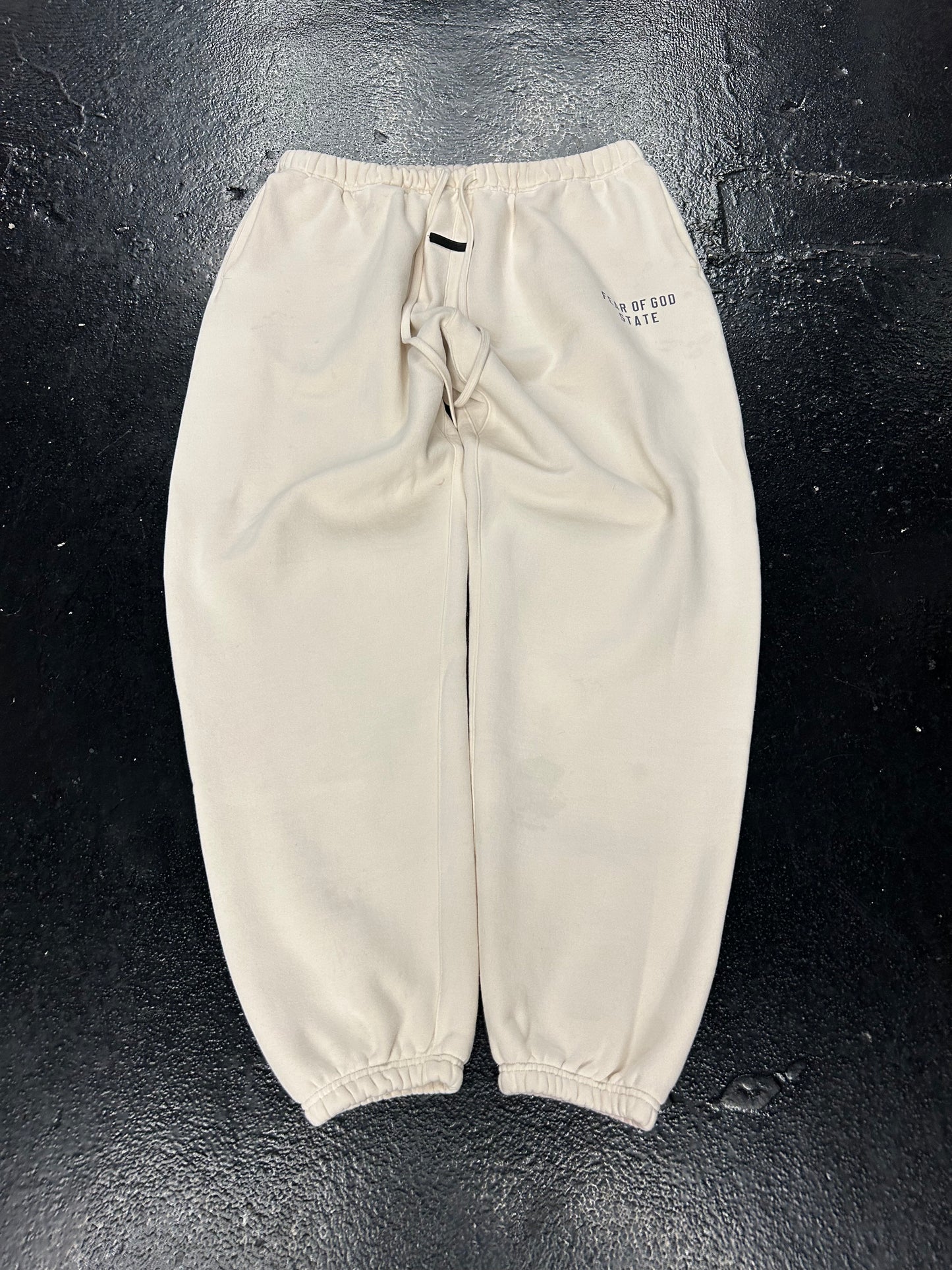 ESSENTIALS FEAR OF GOD STATE CUFFED CREAM SWEATPANTS (BRAND NEW)