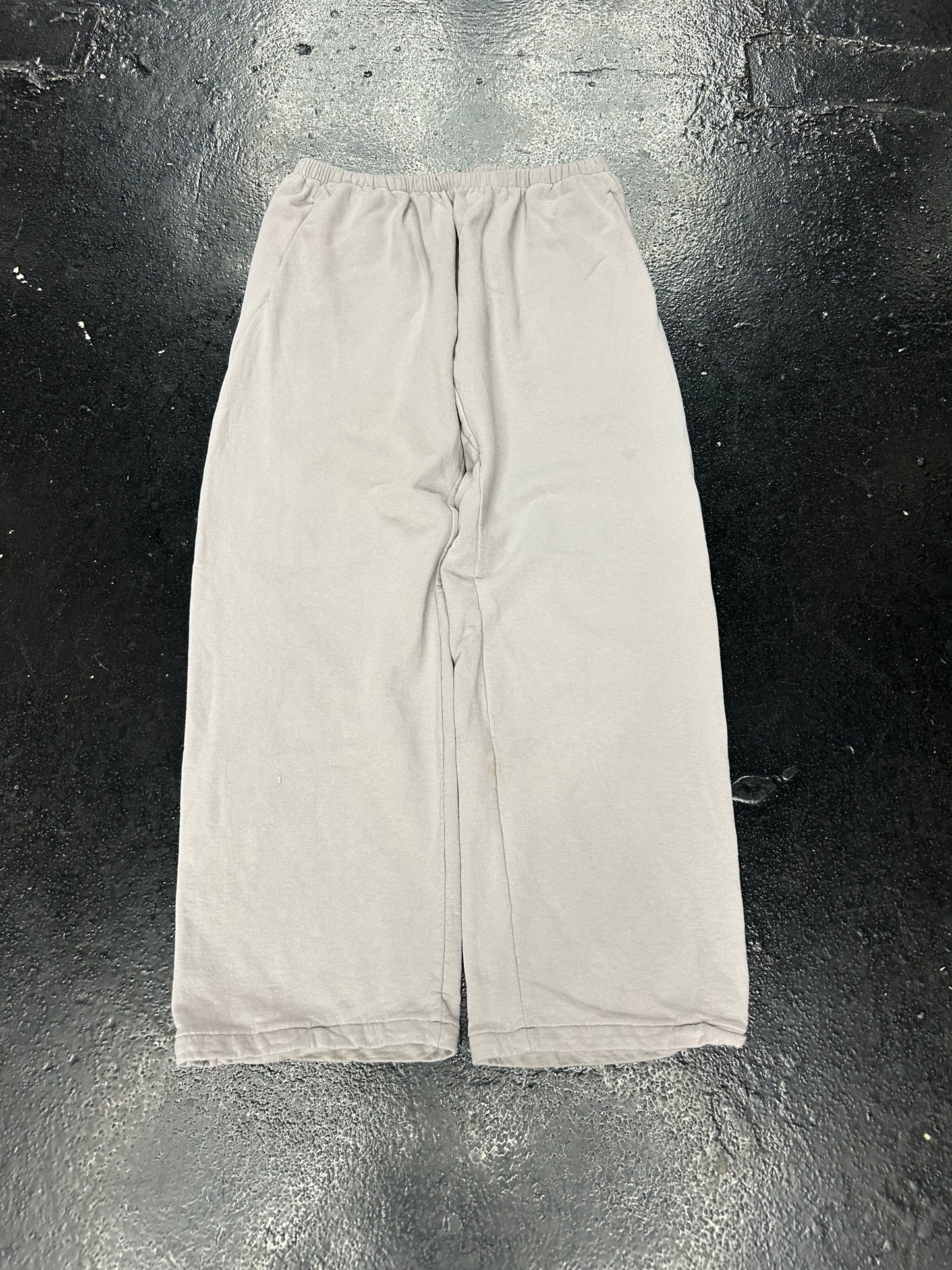 YEEZY WIDELEG SWEATPANTS (PRE OWNED)
